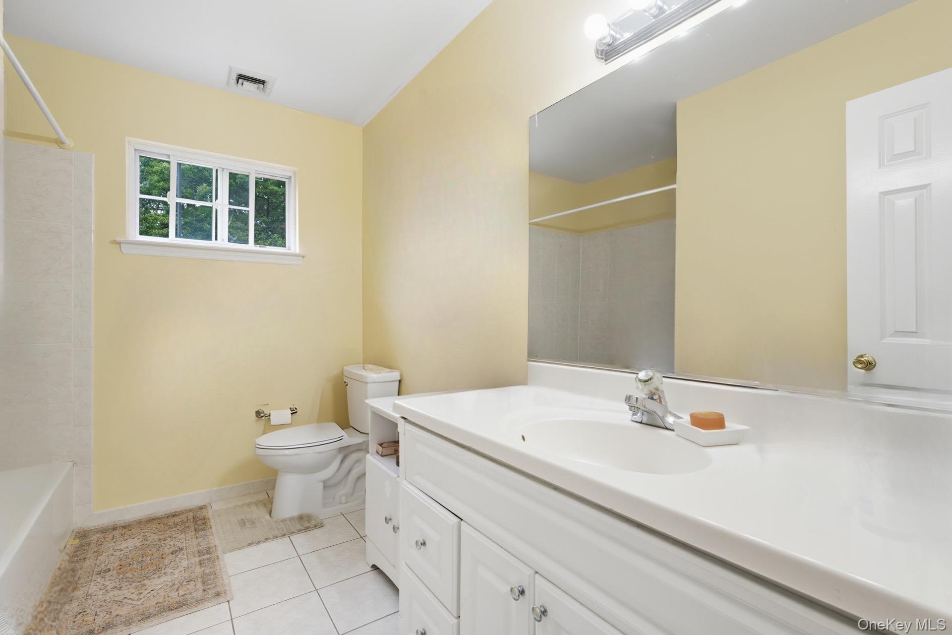 #20 photo, 6 13th Street, Selden , NY 11784