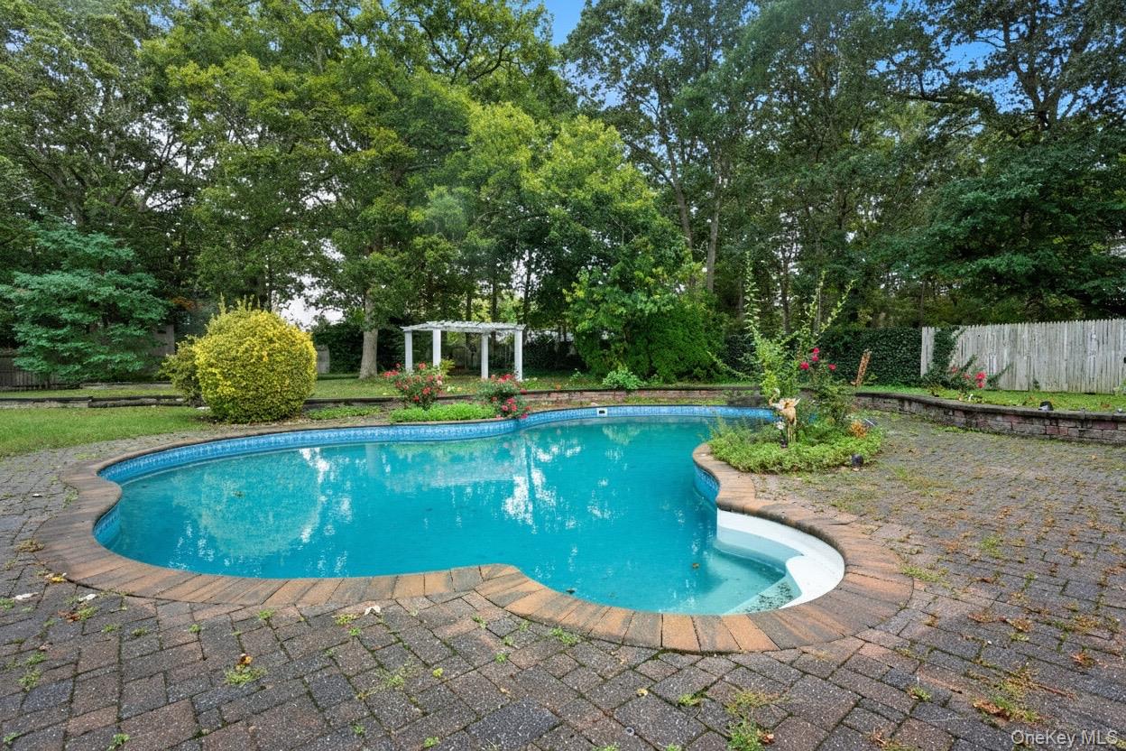 #4 photo, 6 13th Street, Selden , NY 11784