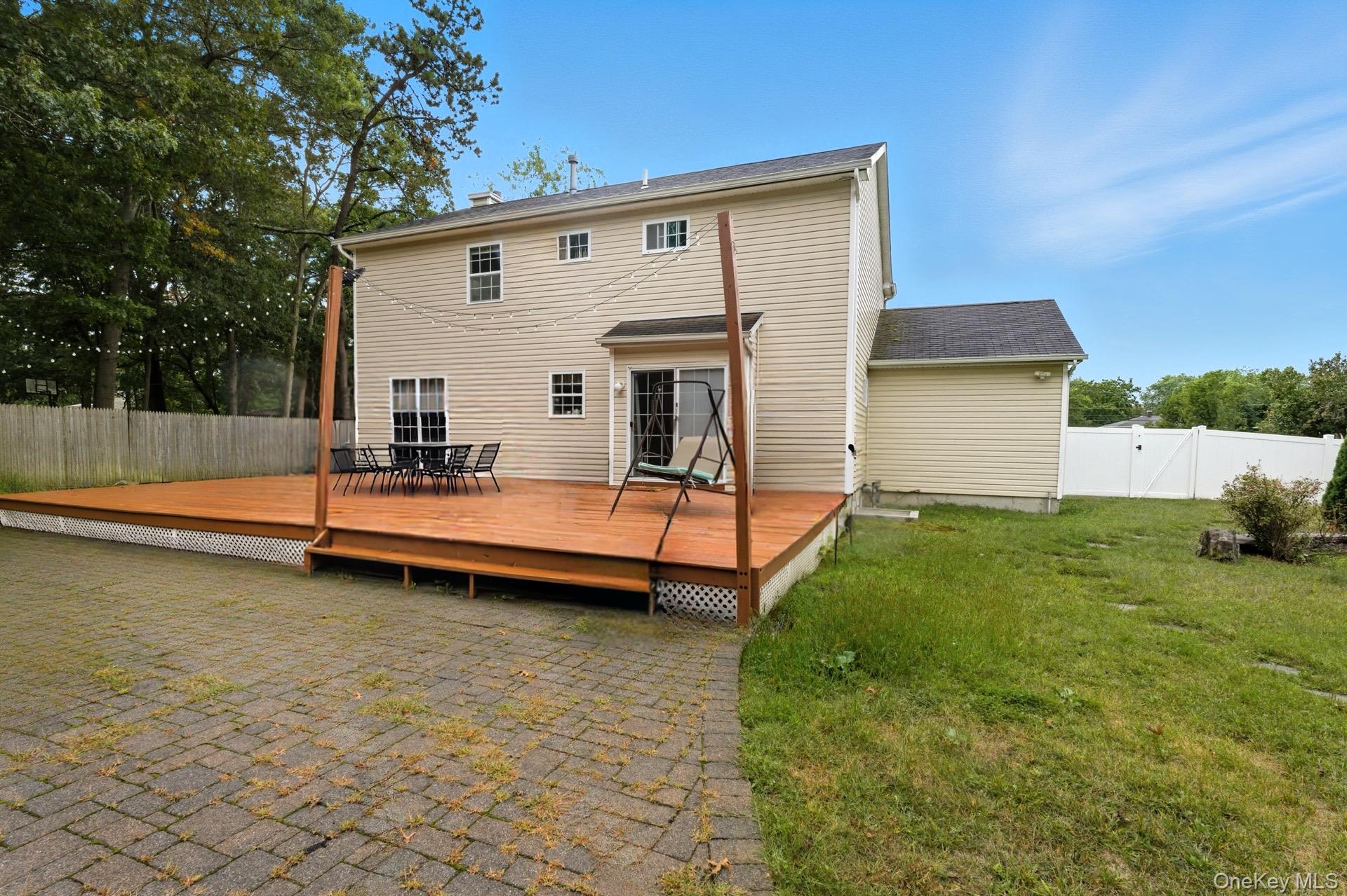 #5 photo, 6 13th Street, Selden , NY 11784