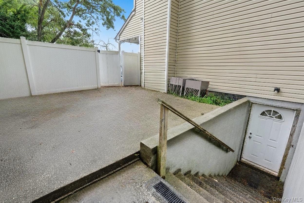 #6 photo, 6 13th Street, Selden , NY 11784