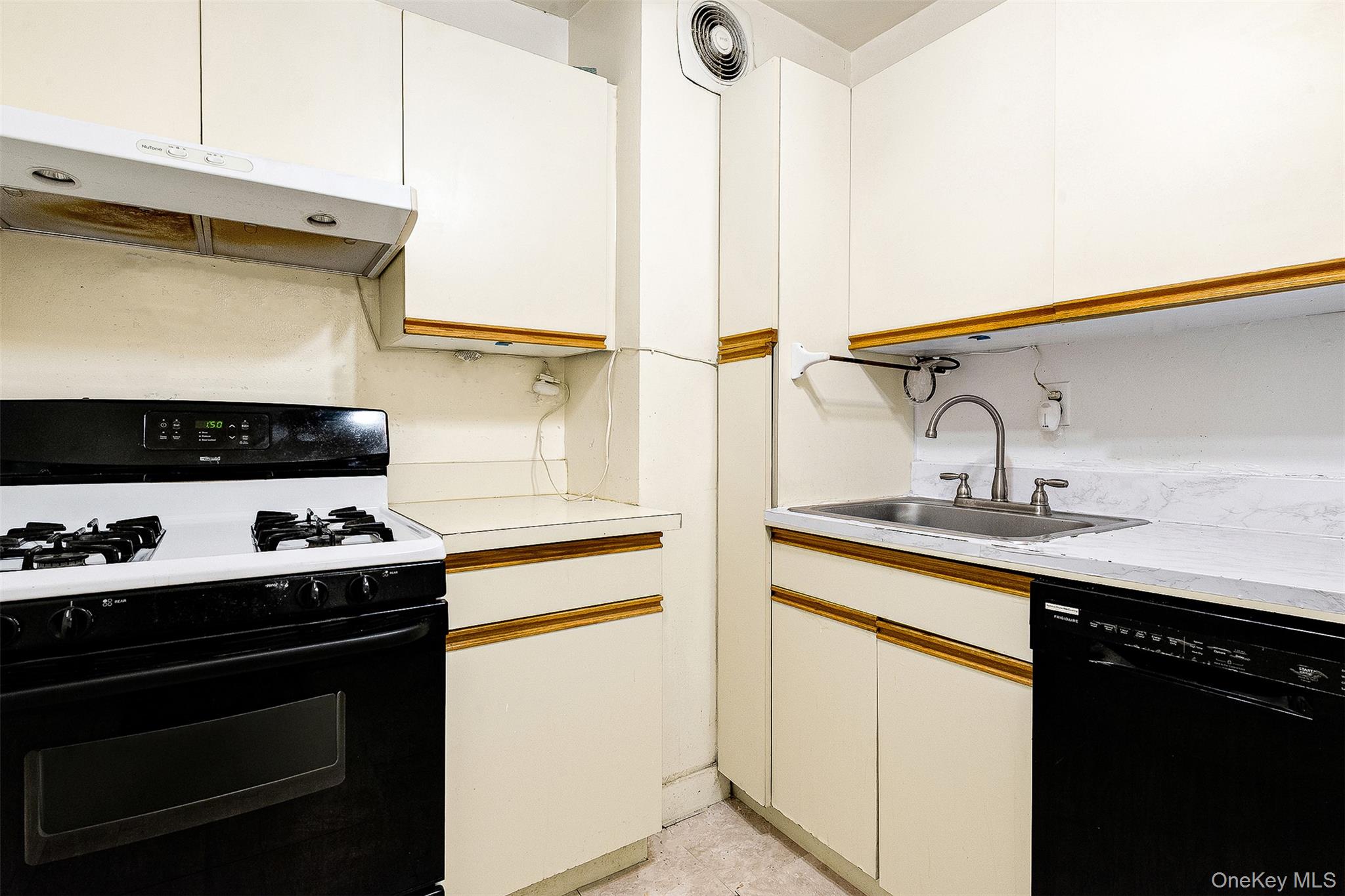 #14 photo, 66-10 Thornton Place, Rego Park , NY 11374