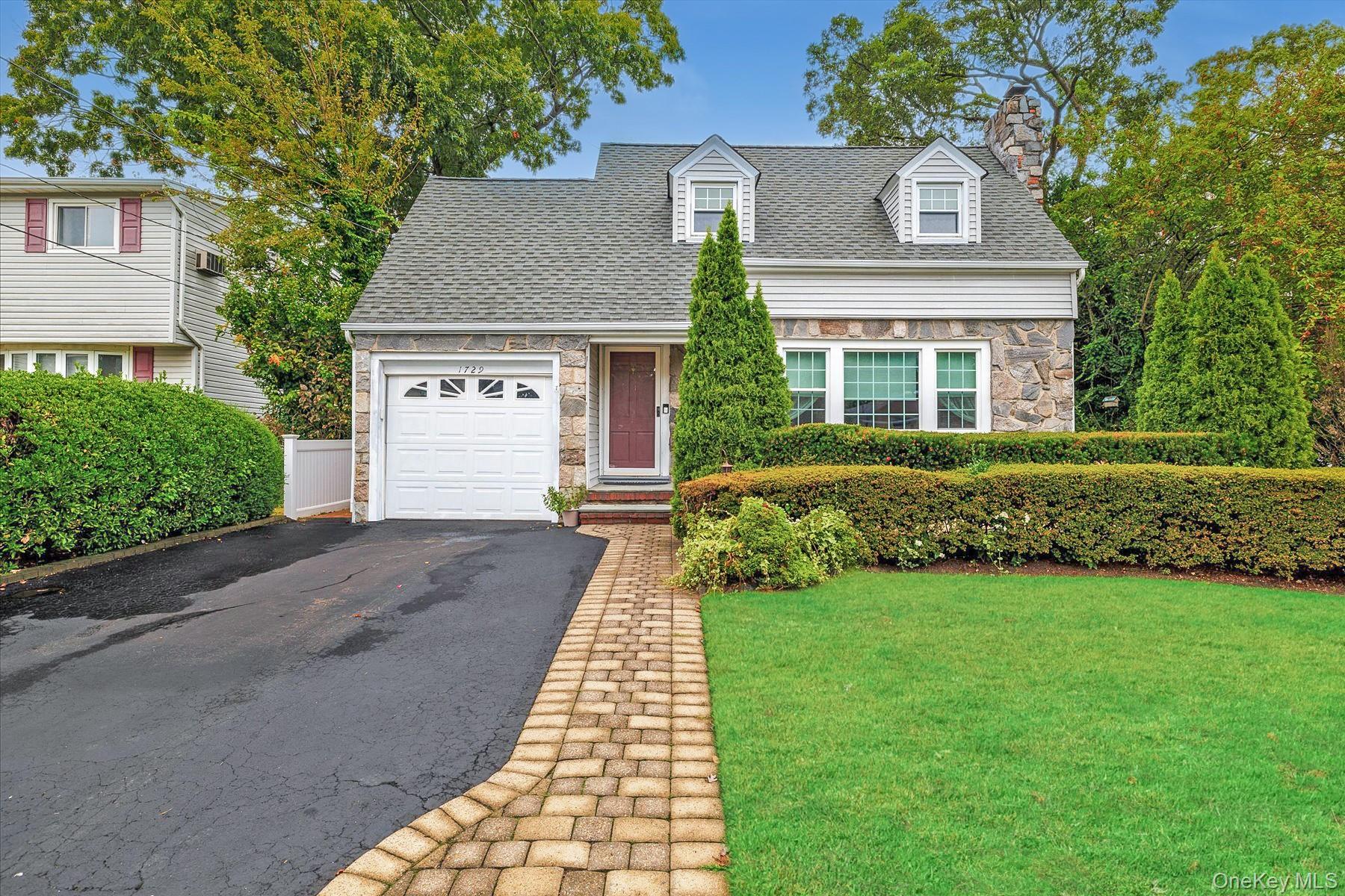 #1 photo, 1729 Gormley Avenue, नासाउ काउंटी Merrick , NY 11566