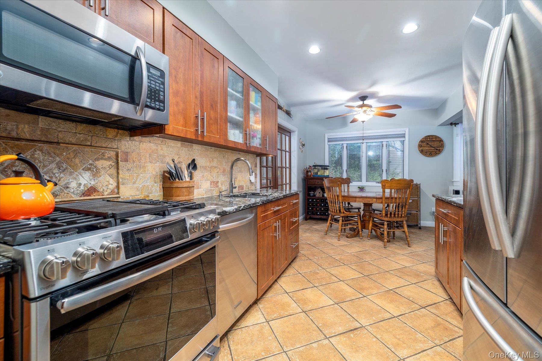 #14 photo, 1729 Gormley Avenue, नासाउ काउंटी Merrick , NY 11566