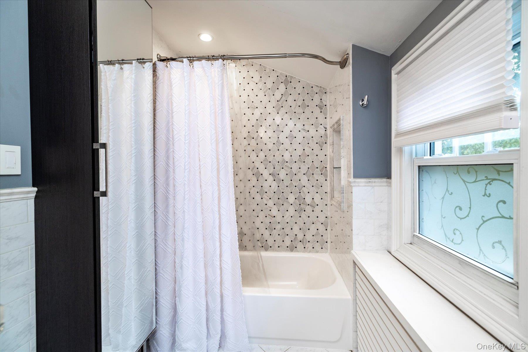 #19 photo, 1729 Gormley Avenue, नासाउ काउंटी Merrick , NY 11566