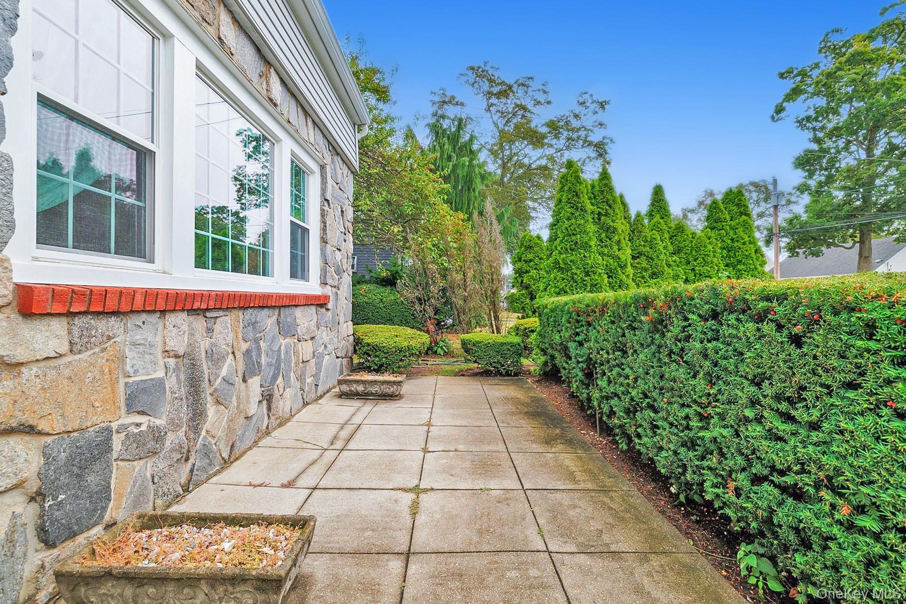 #4 photo, 1729 Gormley Avenue, नासाउ काउंटी Merrick , NY 11566