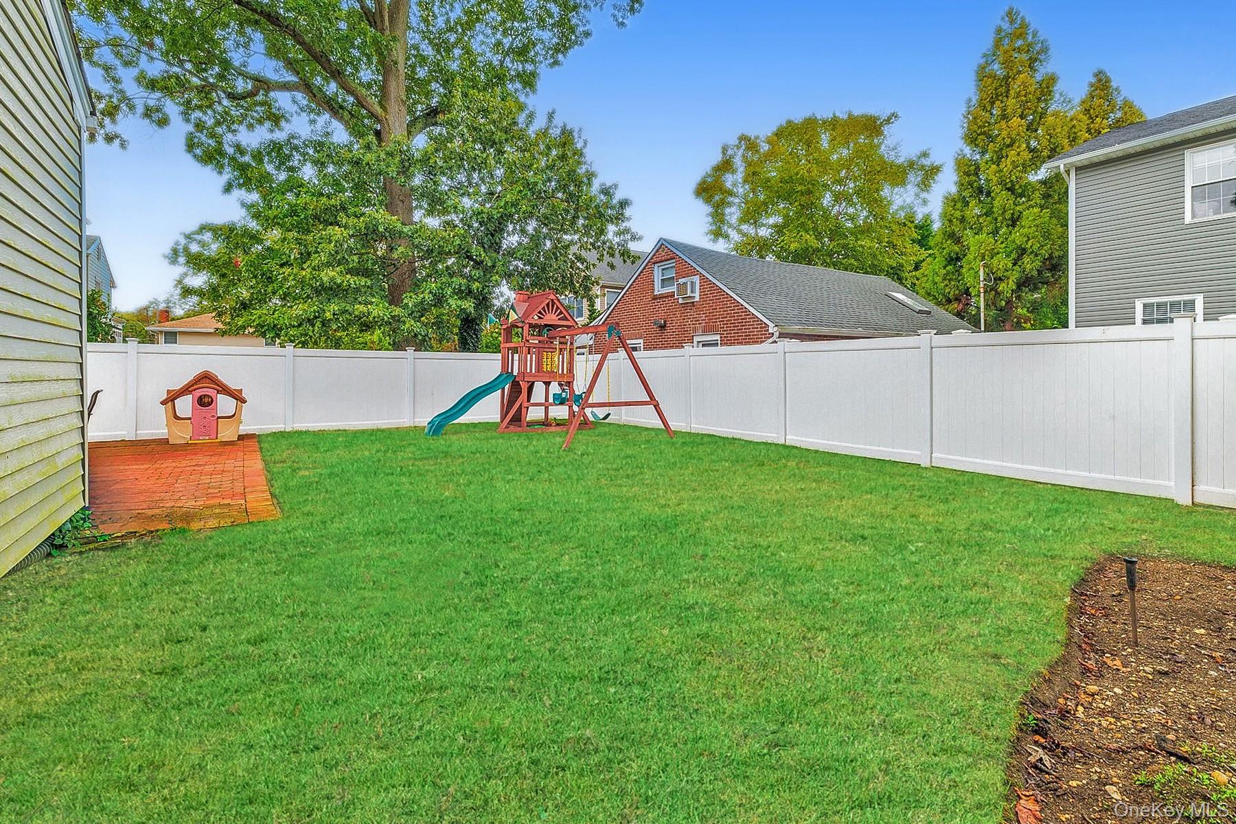 #6 photo, 1729 Gormley Avenue, नासाउ काउंटी Merrick , NY 11566