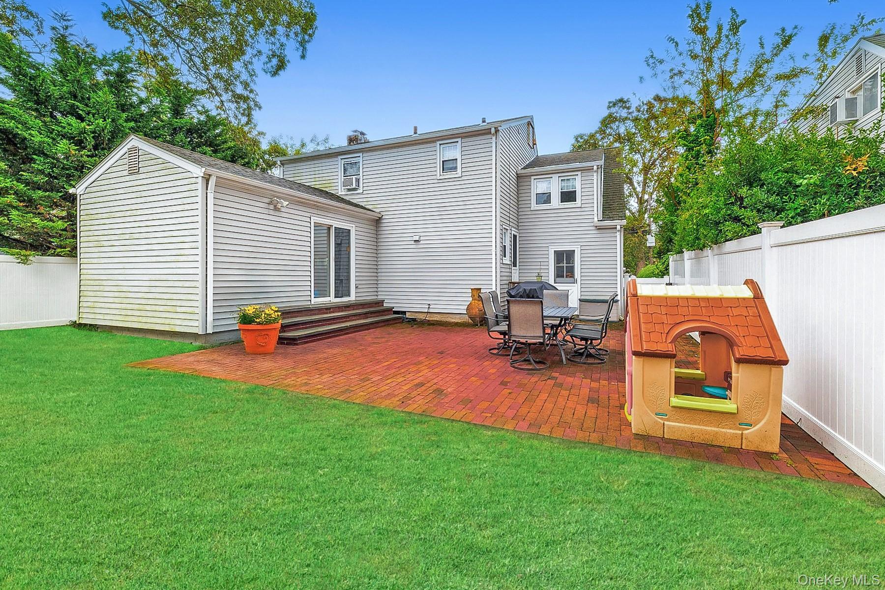 #7 photo, 1729 Gormley Avenue, नासाउ काउंटी Merrick , NY 11566