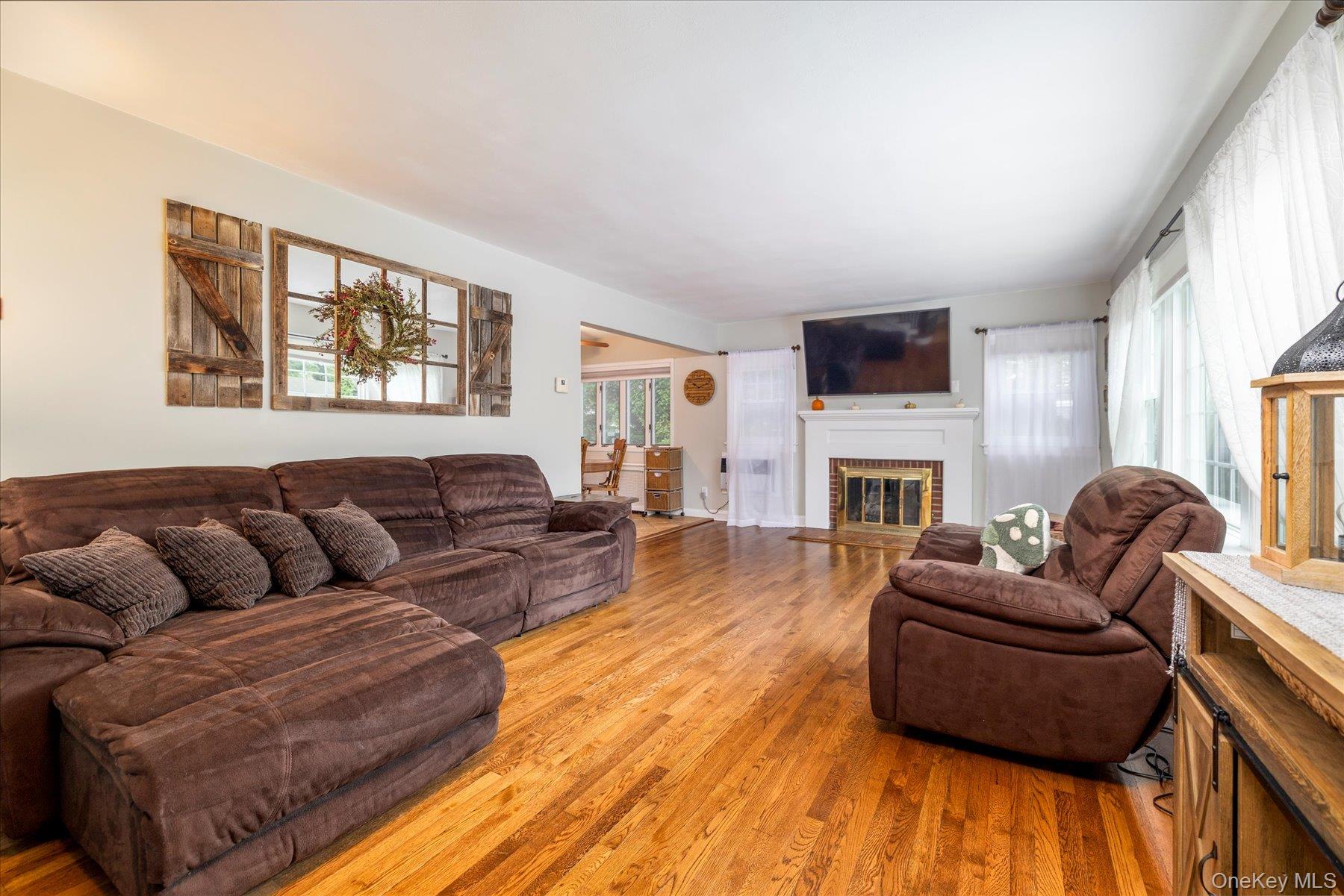 #8 photo, 1729 Gormley Avenue, नासाउ काउंटी Merrick , NY 11566