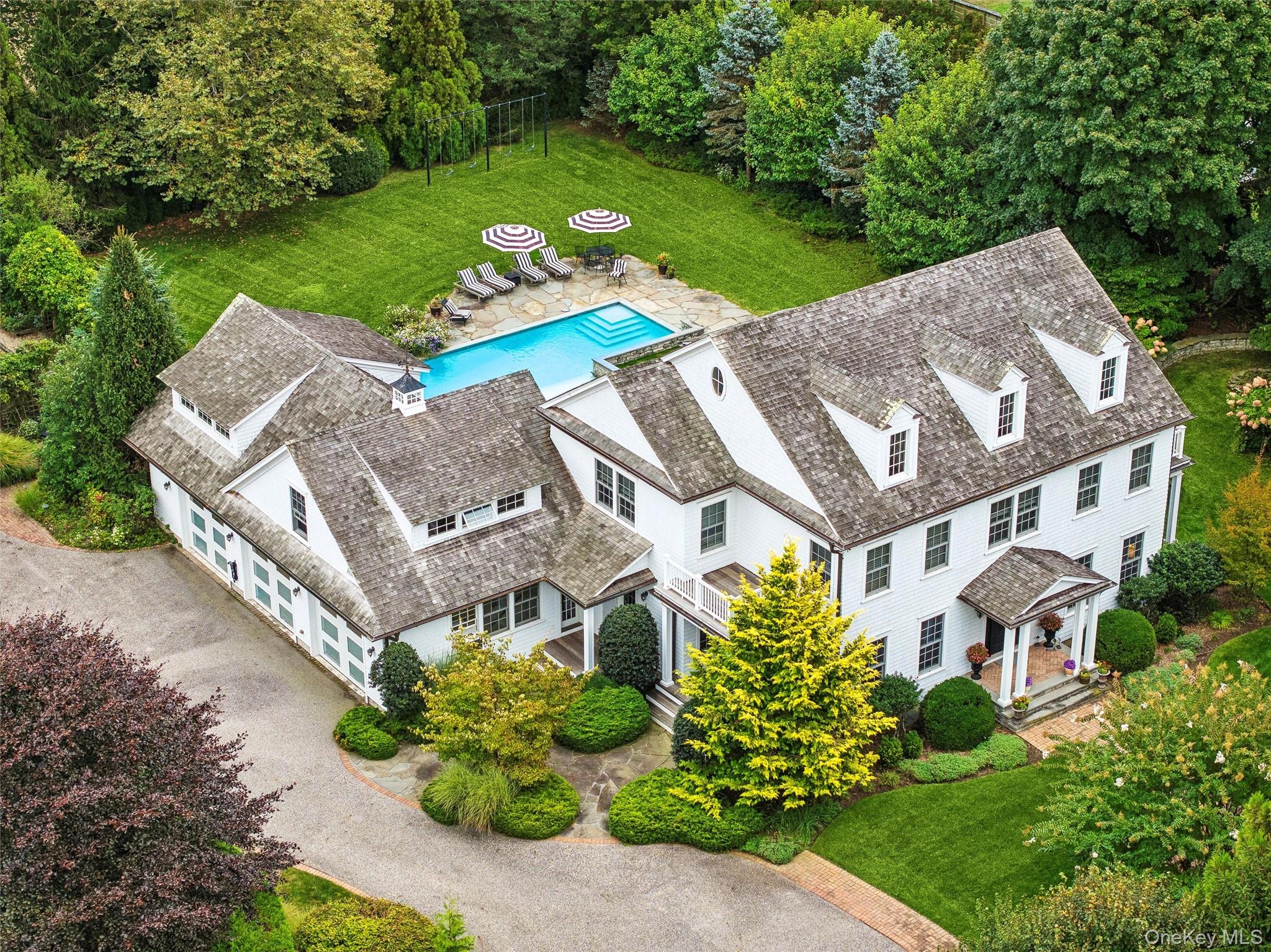 #1 photo, 31 Paquatuck Avenue, サフォーク郡 East Moriches , NY 11940