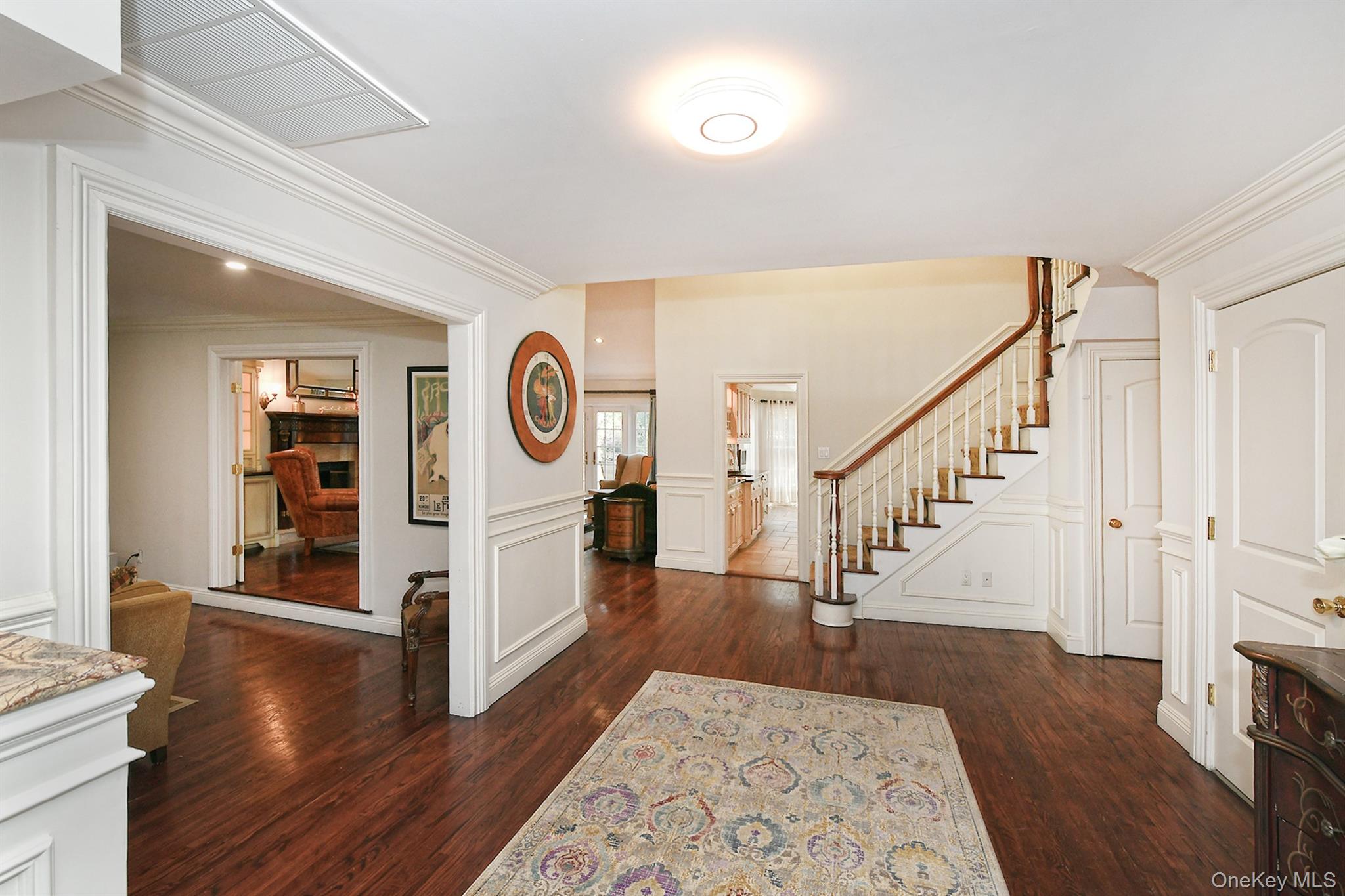 #3 photo, 22 West Drive, Manhasset , NY 11030