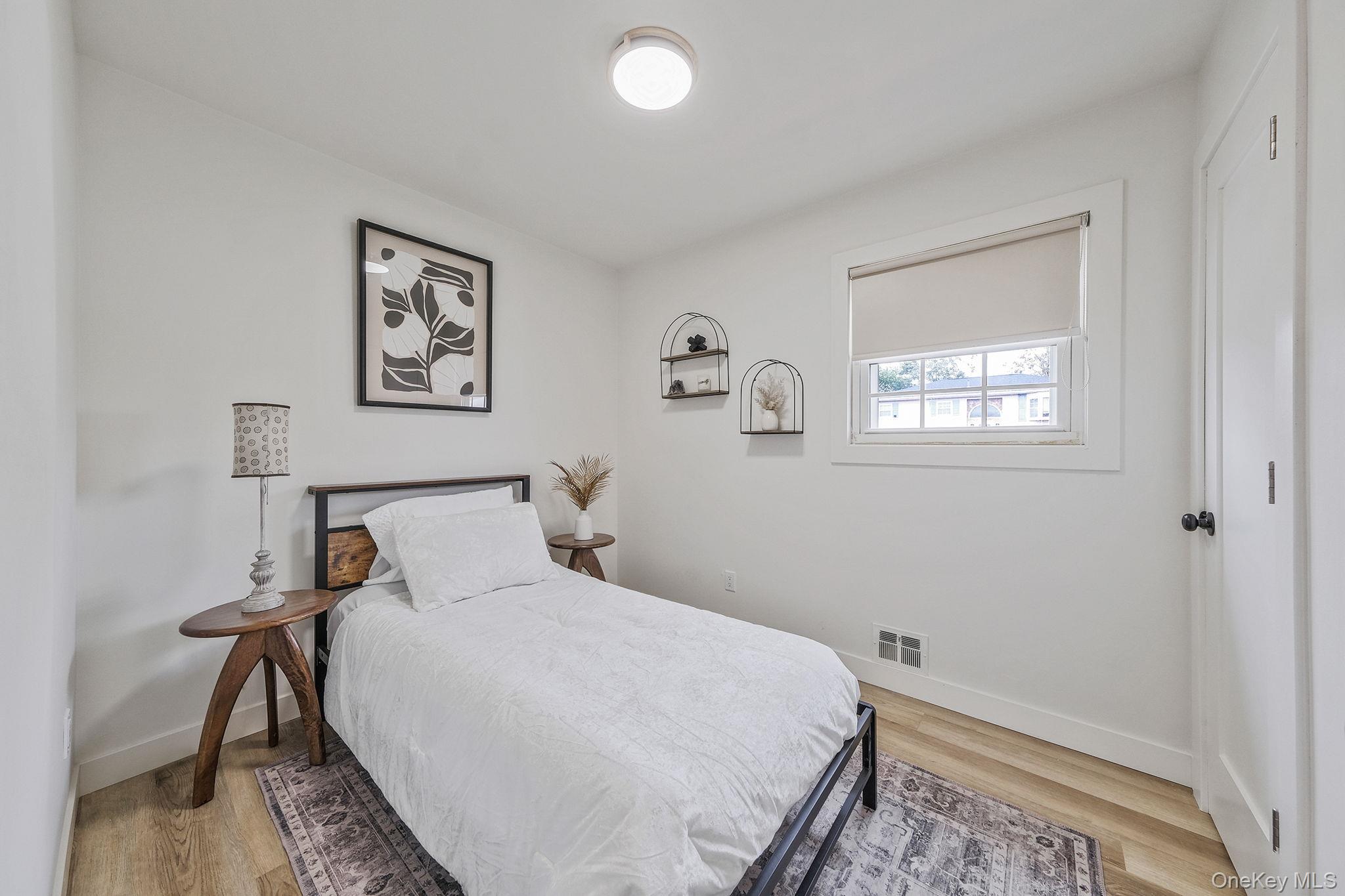 #20 photo, 120 Manhattan Avenue, West Babylon , NY 11704