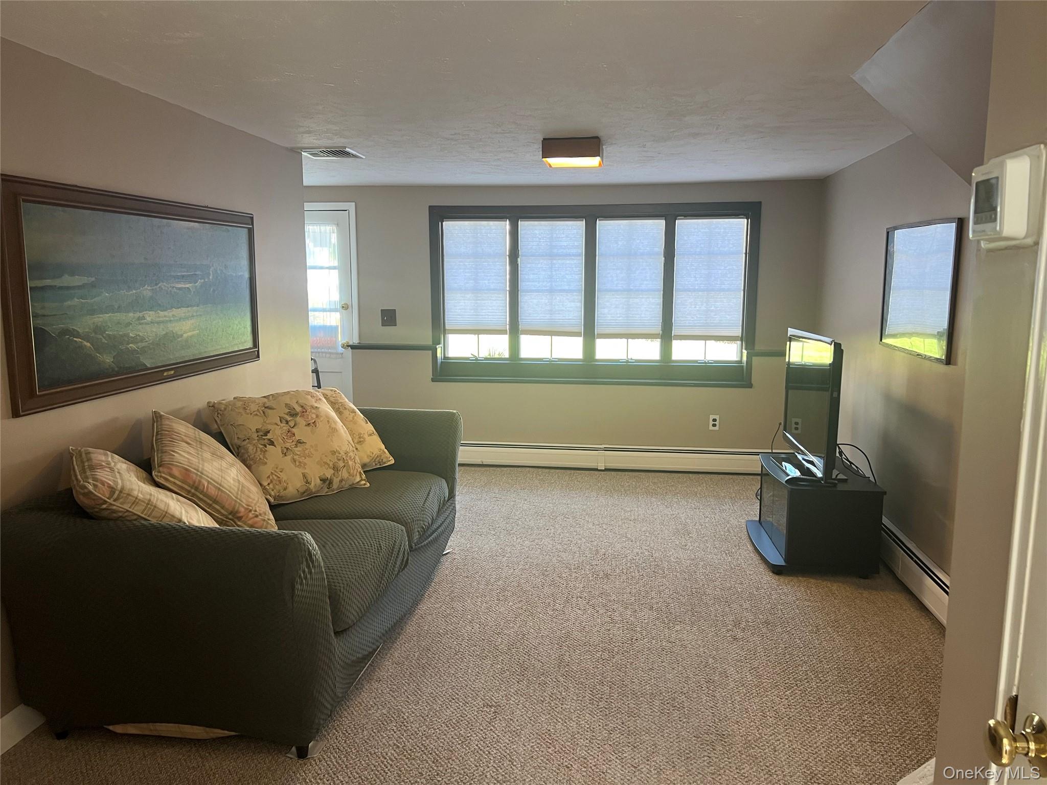 #8 photo, 417 Cooper Road, サフォーク郡 North Babylon , NY 11703