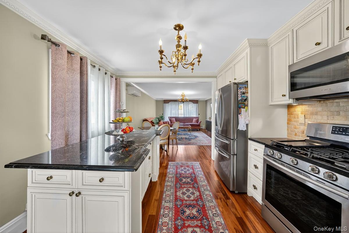 #8 photo, 20 Ashford Place, Yonkers , NY 10701