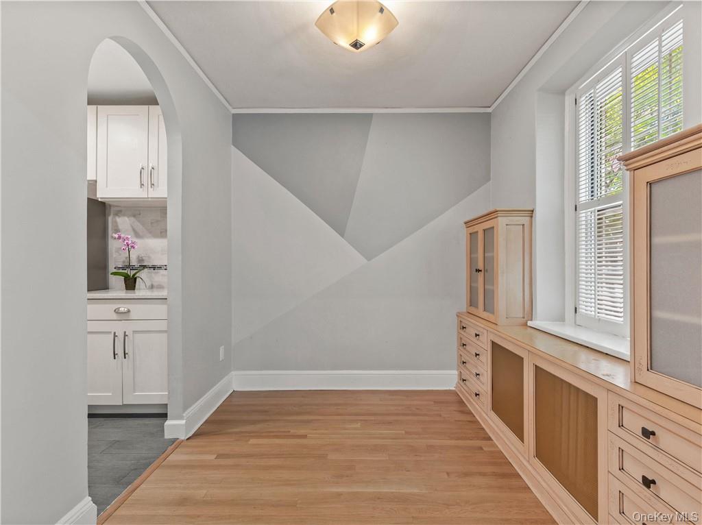 #13 photo, 270 Bronxville Road, Bronxville , NY 10708