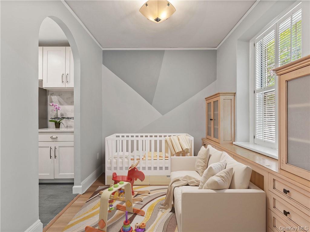 #17 photo, 270 Bronxville Road, Bronxville , NY 10708