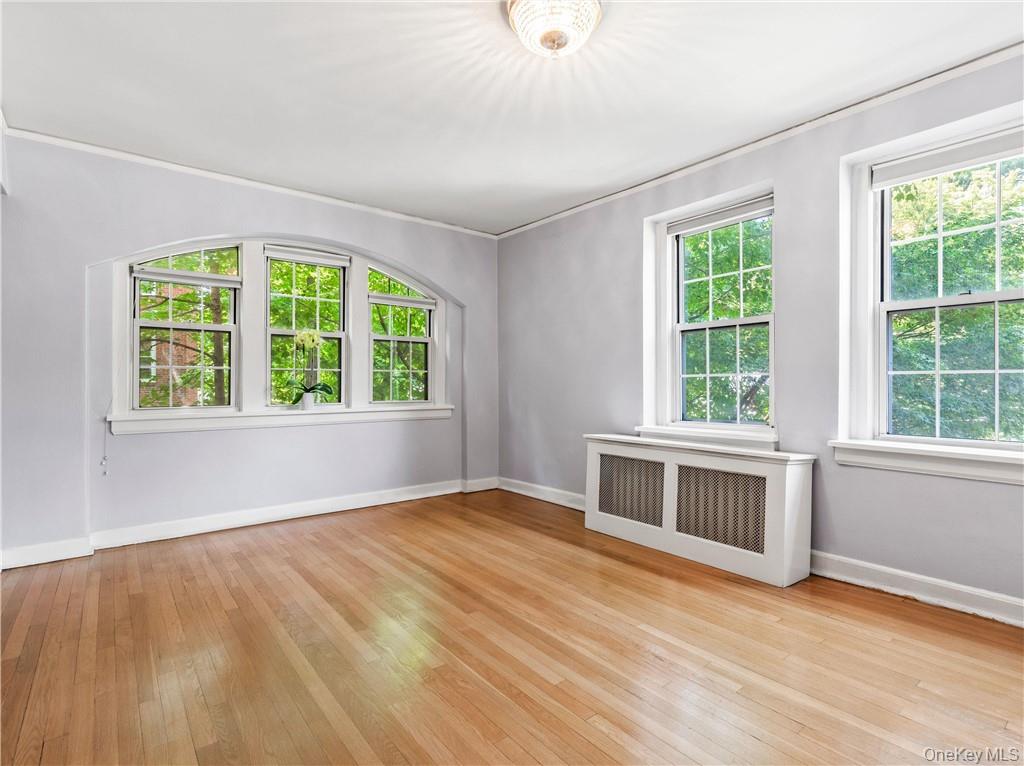 #19 photo, 270 Bronxville Road, Bronxville , NY 10708