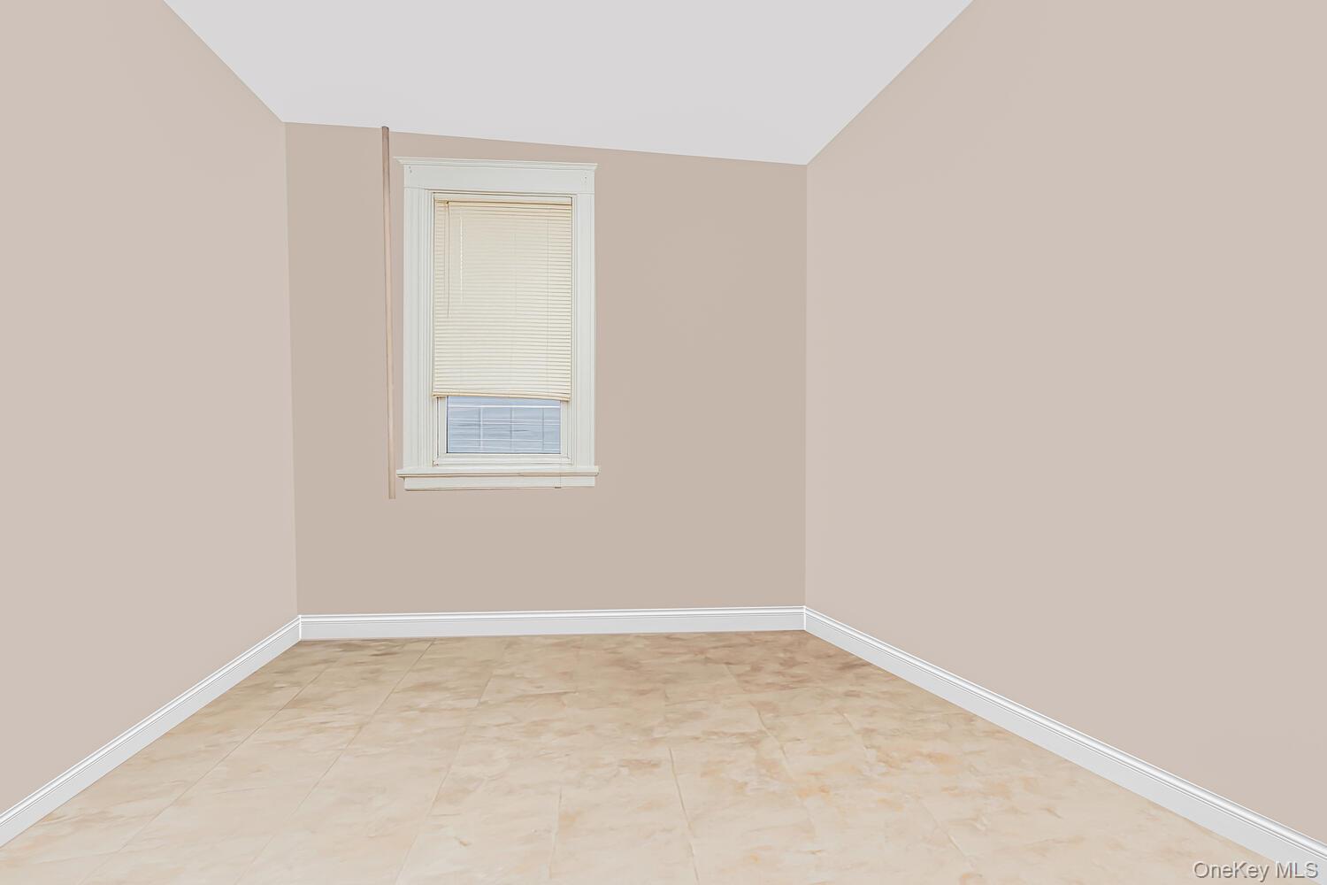 #16 photo, 338 Ashburton Avenue, Yonkers , NY 10701