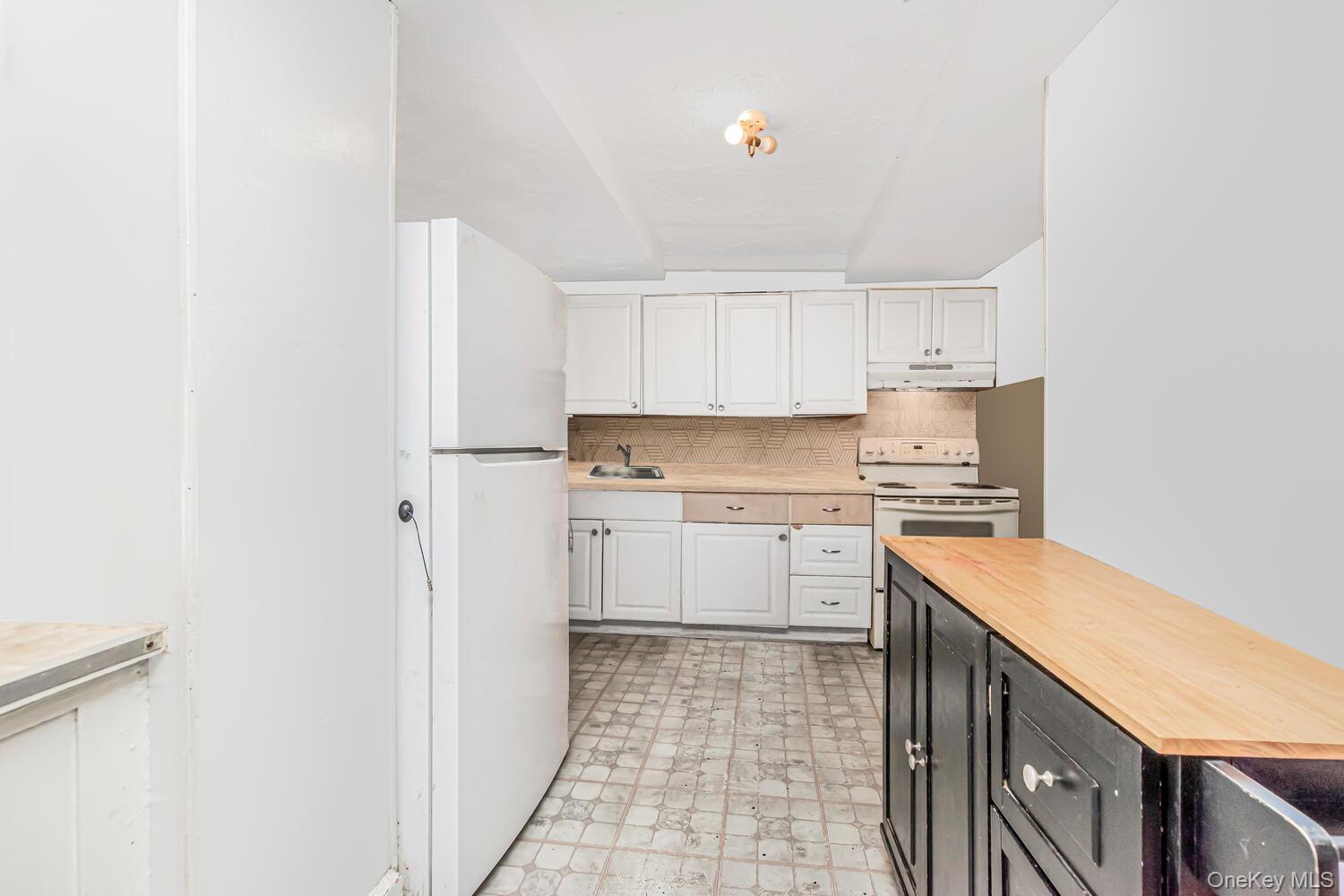 #3 photo, 338 Ashburton Avenue, Yonkers , NY 10701