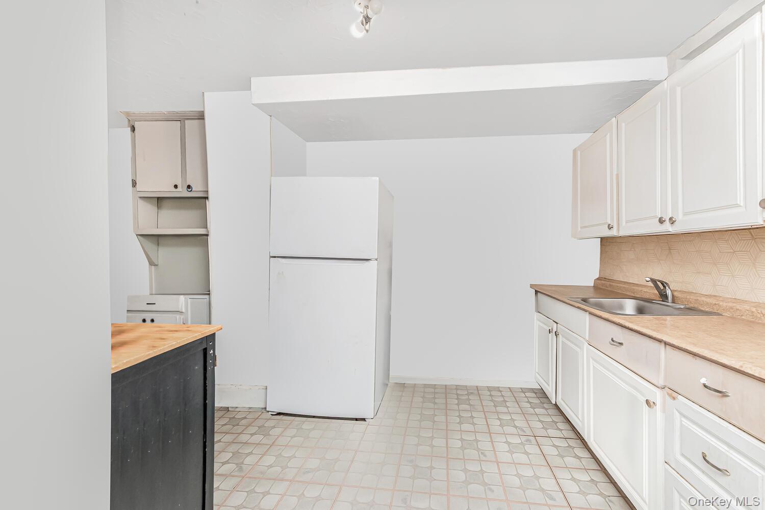 #4 photo, 338 Ashburton Avenue, Yonkers , NY 10701