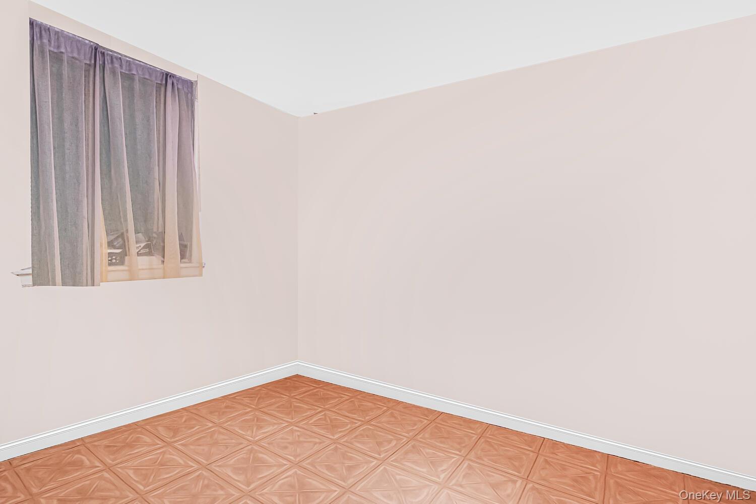 #8 photo, 338 Ashburton Avenue, Yonkers , NY 10701