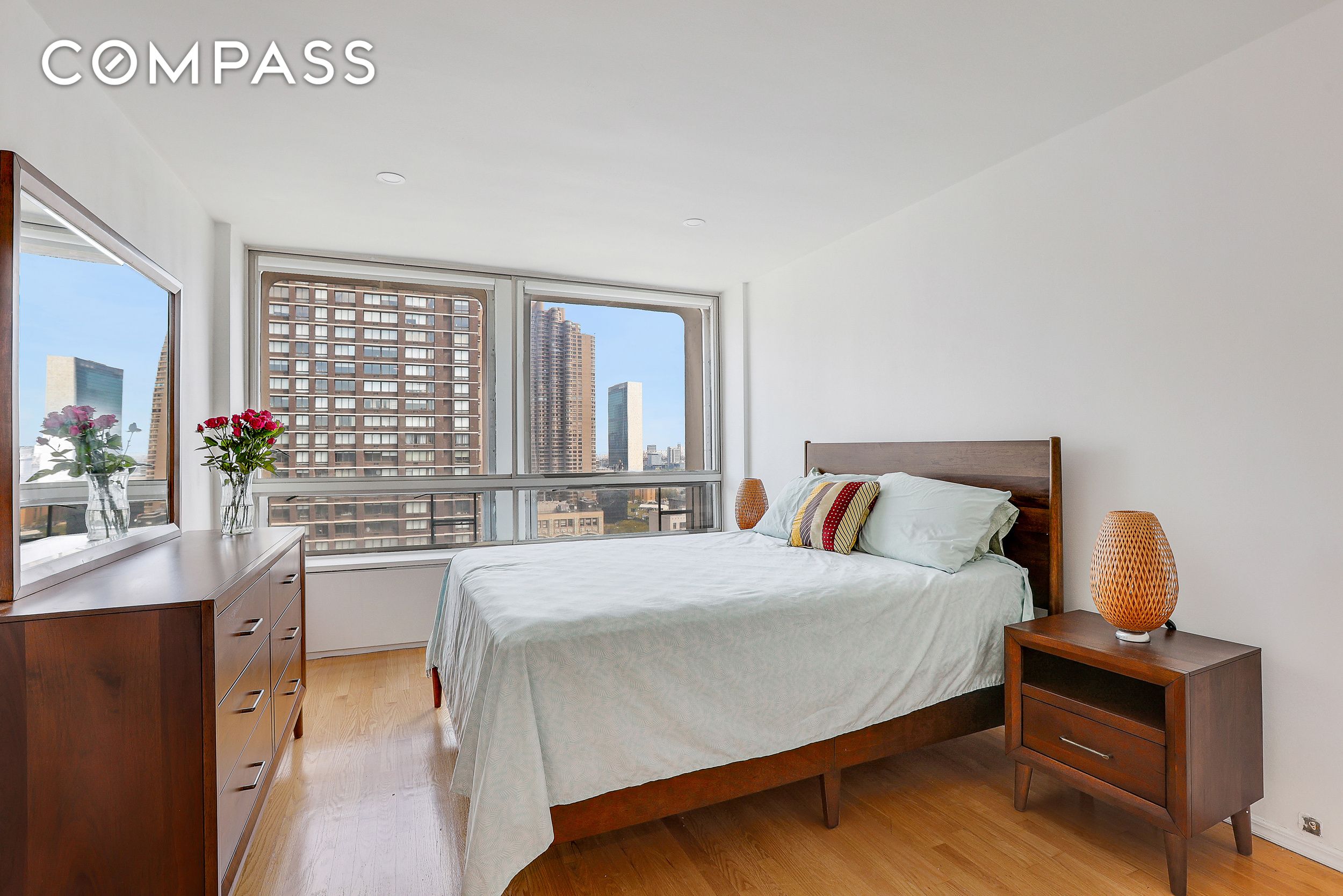 #11 photo, 300 E 33rd Street, マンハッタン Kips Bay , NY 10016