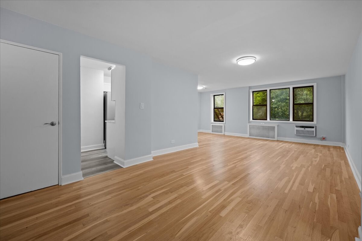 #5 photo, 3235 CAMBRIDGE Avenue, Central Riverdale , NY 10463