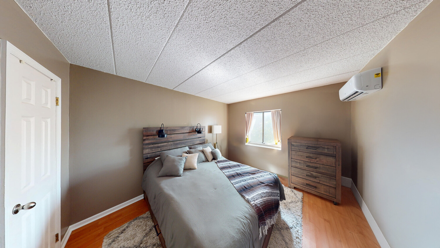 #6 photo, 75-58 113TH Street, Forest Hills , NY 11375