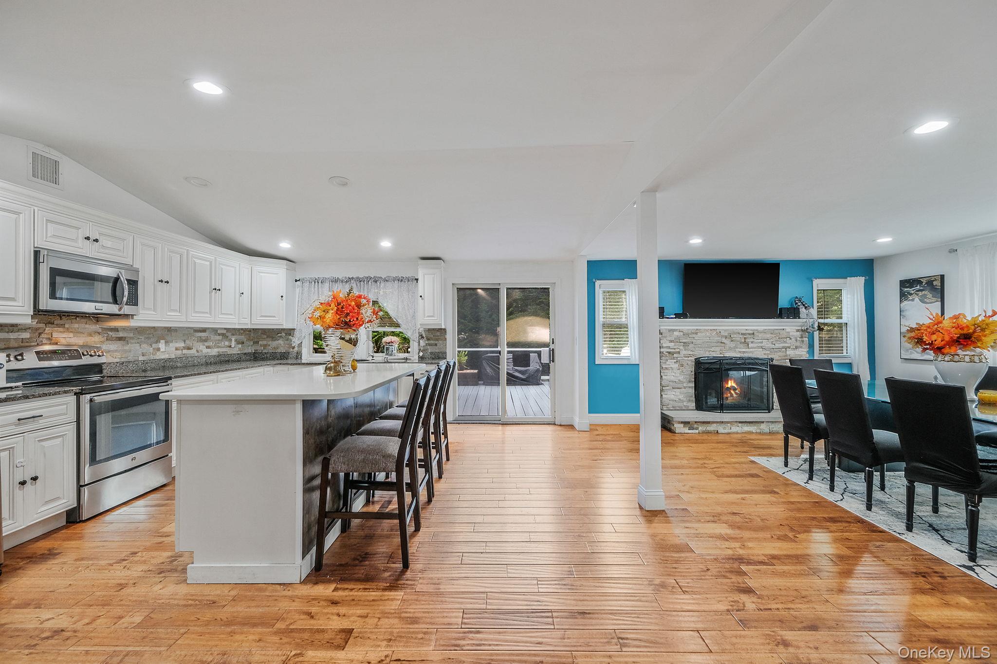 #12 photo, 62 Bayside Avenue, Amity Harbor , NY 11701