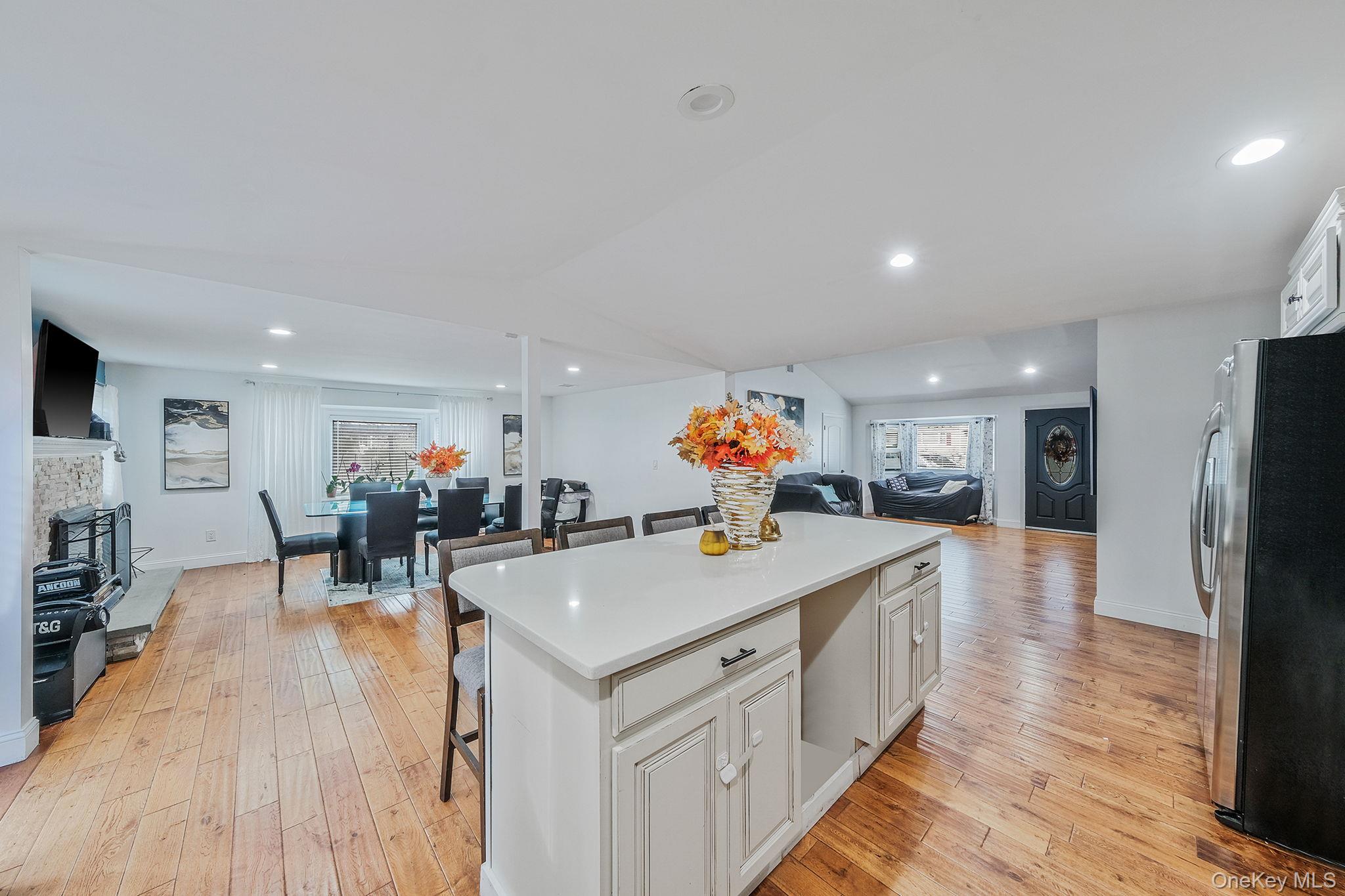 #16 photo, 62 Bayside Avenue, Amity Harbor , NY 11701