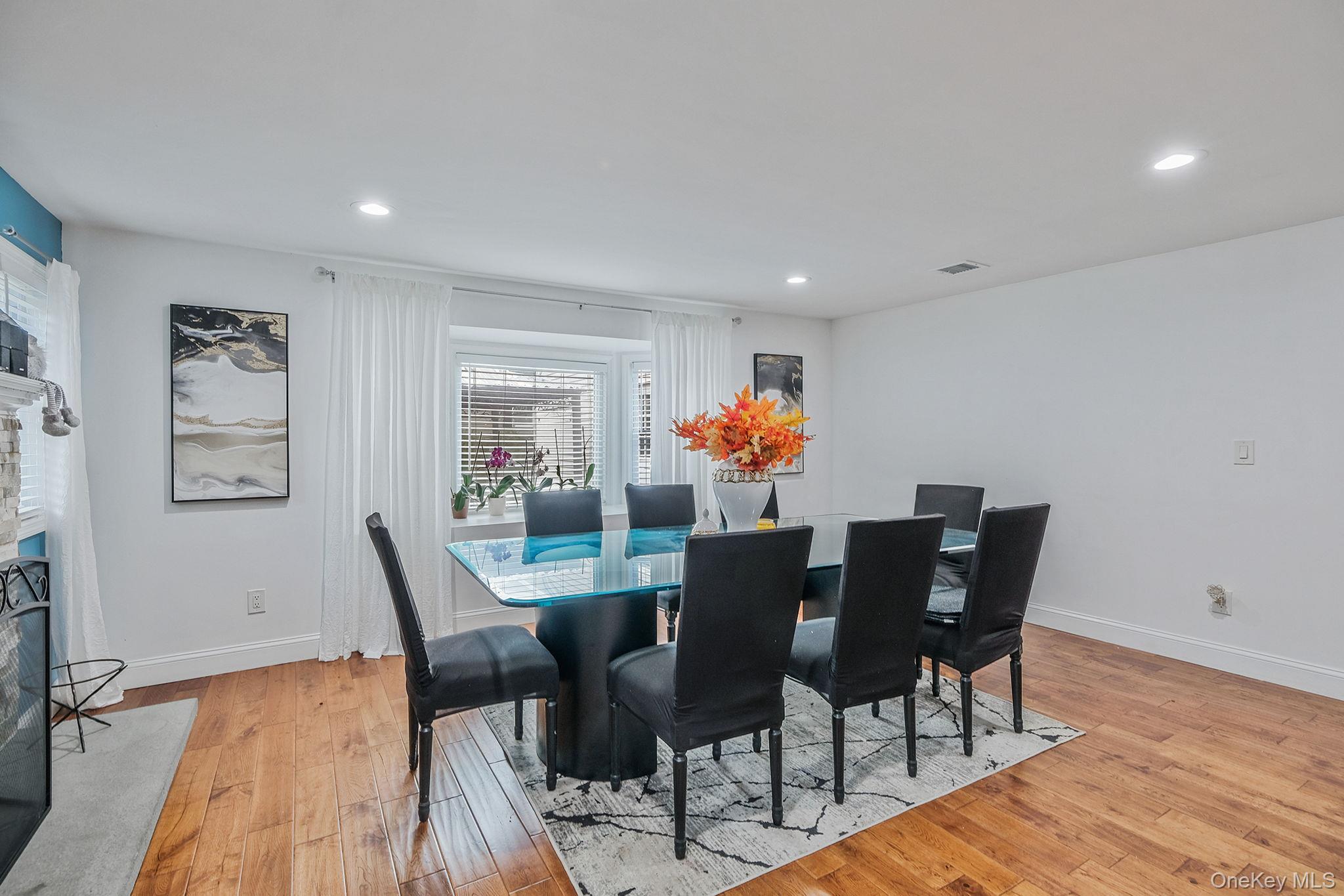 #17 photo, 62 Bayside Avenue, Amity Harbor , NY 11701