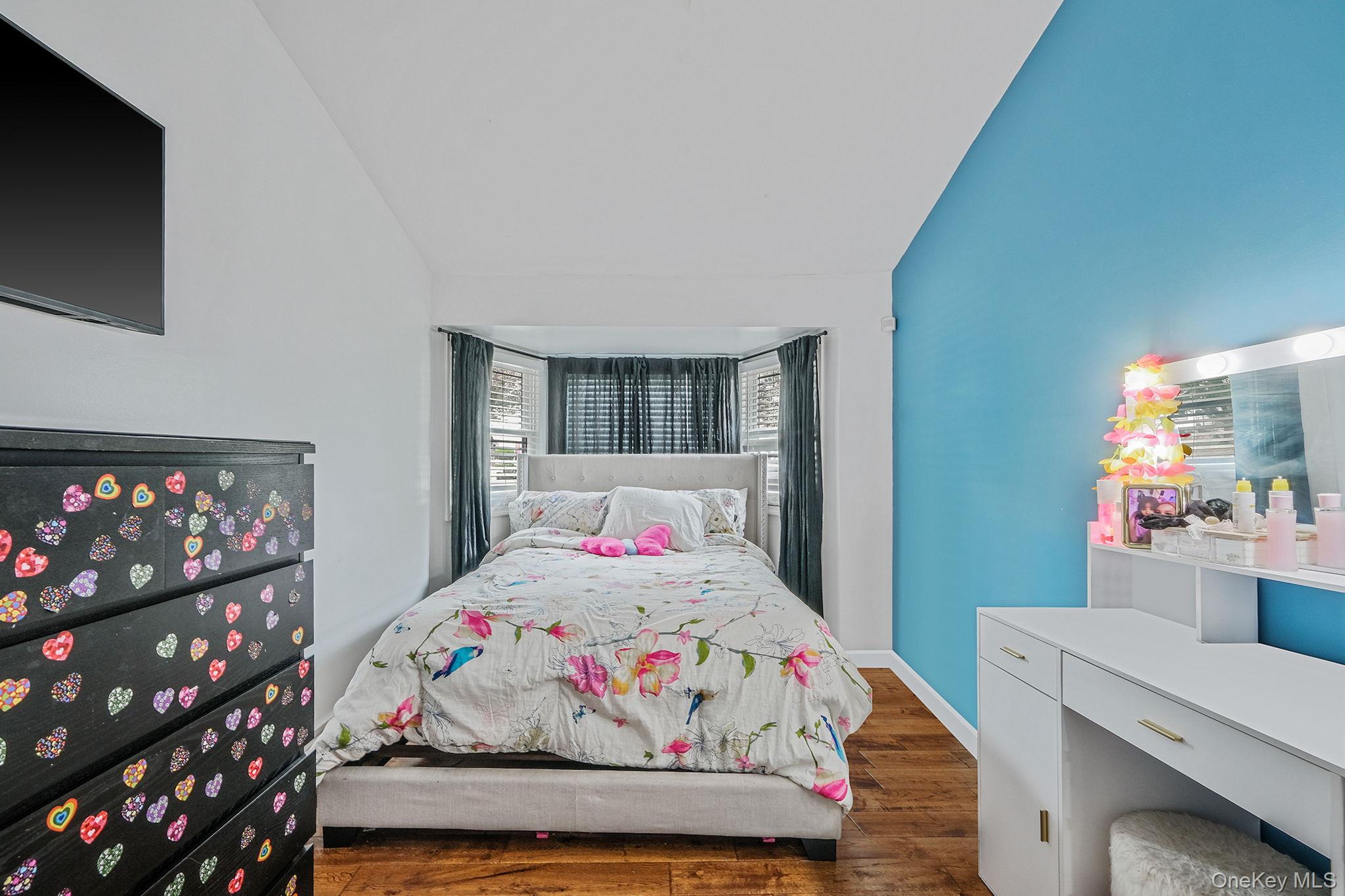 #19 photo, 62 Bayside Avenue, Amity Harbor , NY 11701