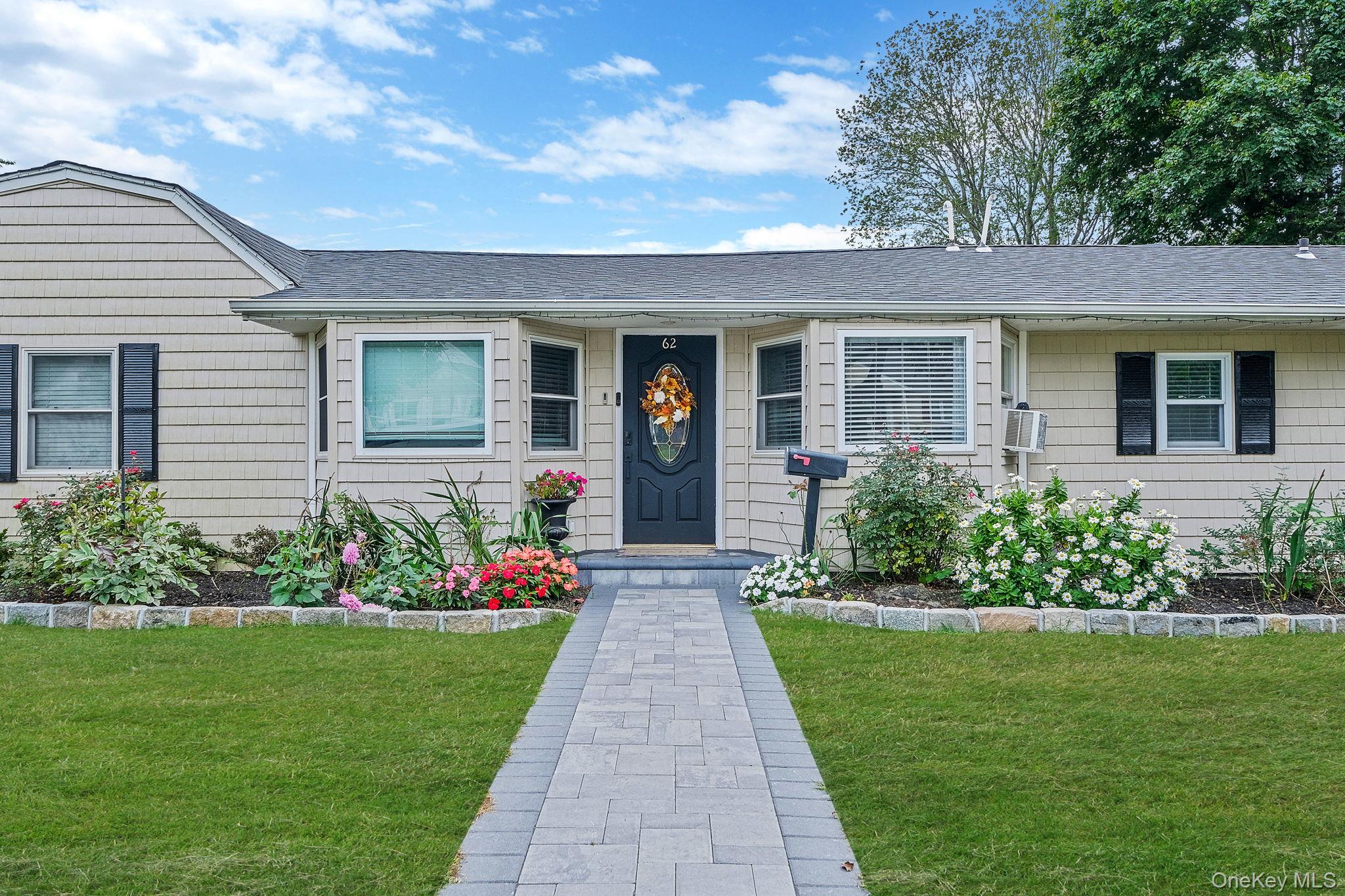 #2 photo, 62 Bayside Avenue, Amity Harbor , NY 11701