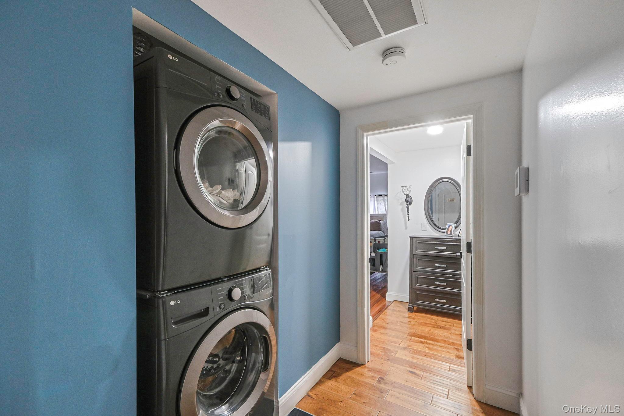 #20 photo, 62 Bayside Avenue, Amity Harbor , NY 11701