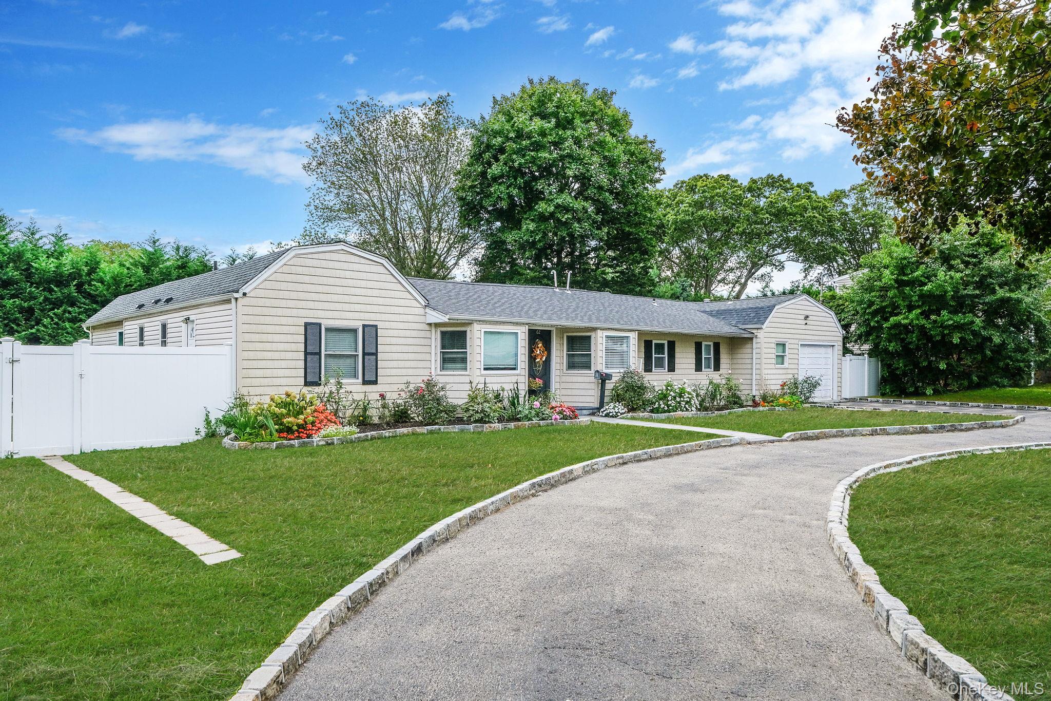 #3 photo, 62 Bayside Avenue, Amity Harbor , NY 11701