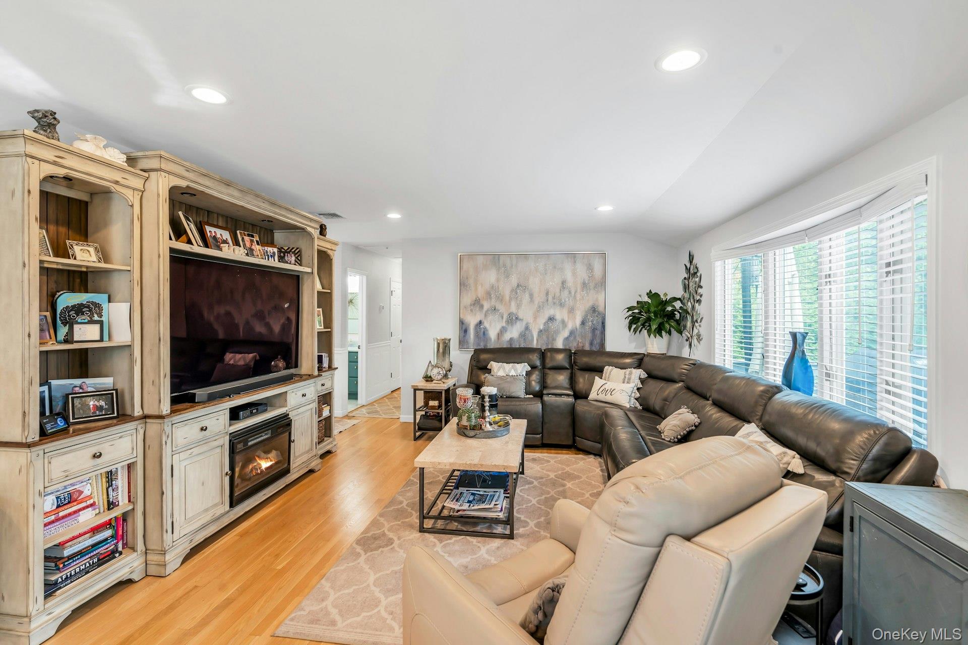 #11 photo, 17 Wren Drive, サフォーク郡 Hauppauge , NY 11788