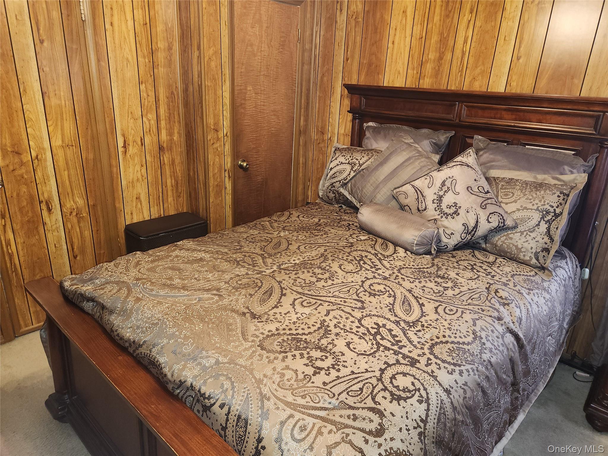 #17 photo, 305 Warren Street, Uniondale , NY 11553