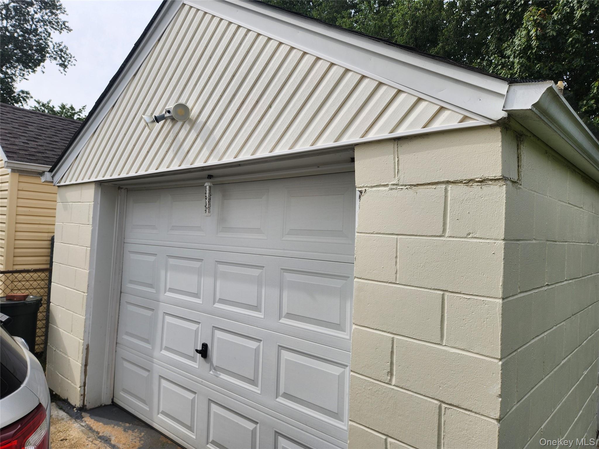 #4 photo, 305 Warren Street, Uniondale , NY 11553