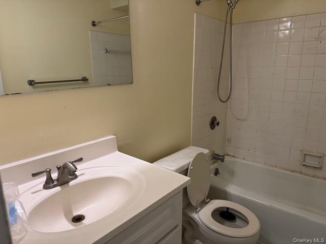 #14 photo, 150-38 Union Turnpike, Flushing , NY 11358