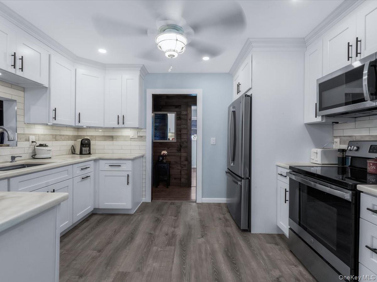 #14 photo, 80 Fairview Avenue, ナッソー郡 East Meadow , NY 11554