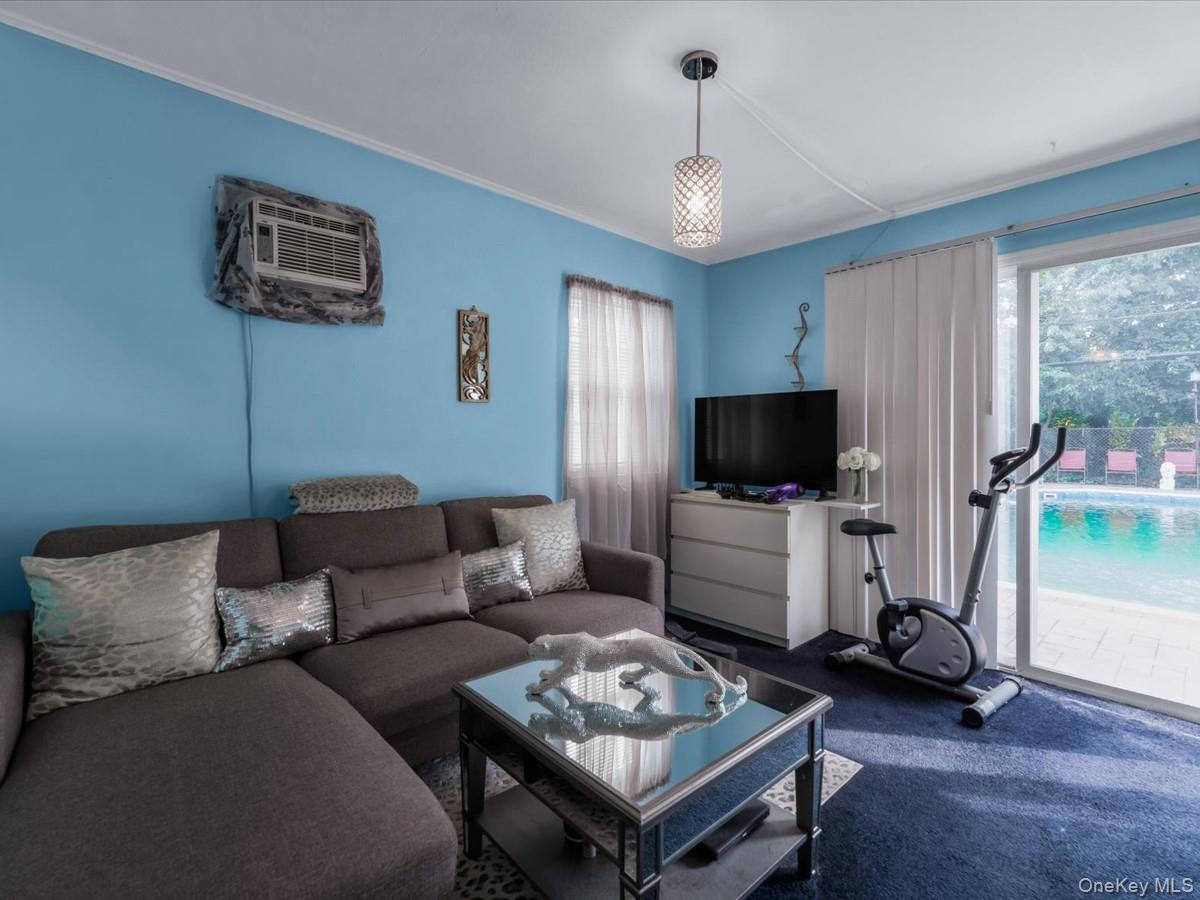 #18 photo, 80 Fairview Avenue, ナッソー郡 East Meadow , NY 11554