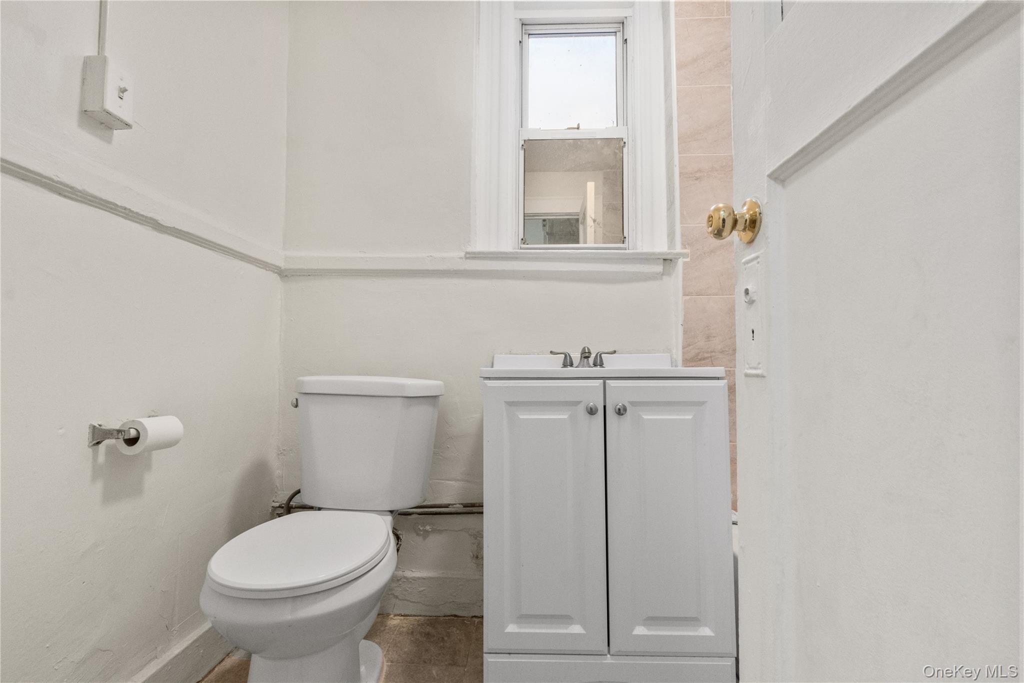 #19 photo, 4906 Fort Hamilton Parkway, Brooklyn , NY 11219