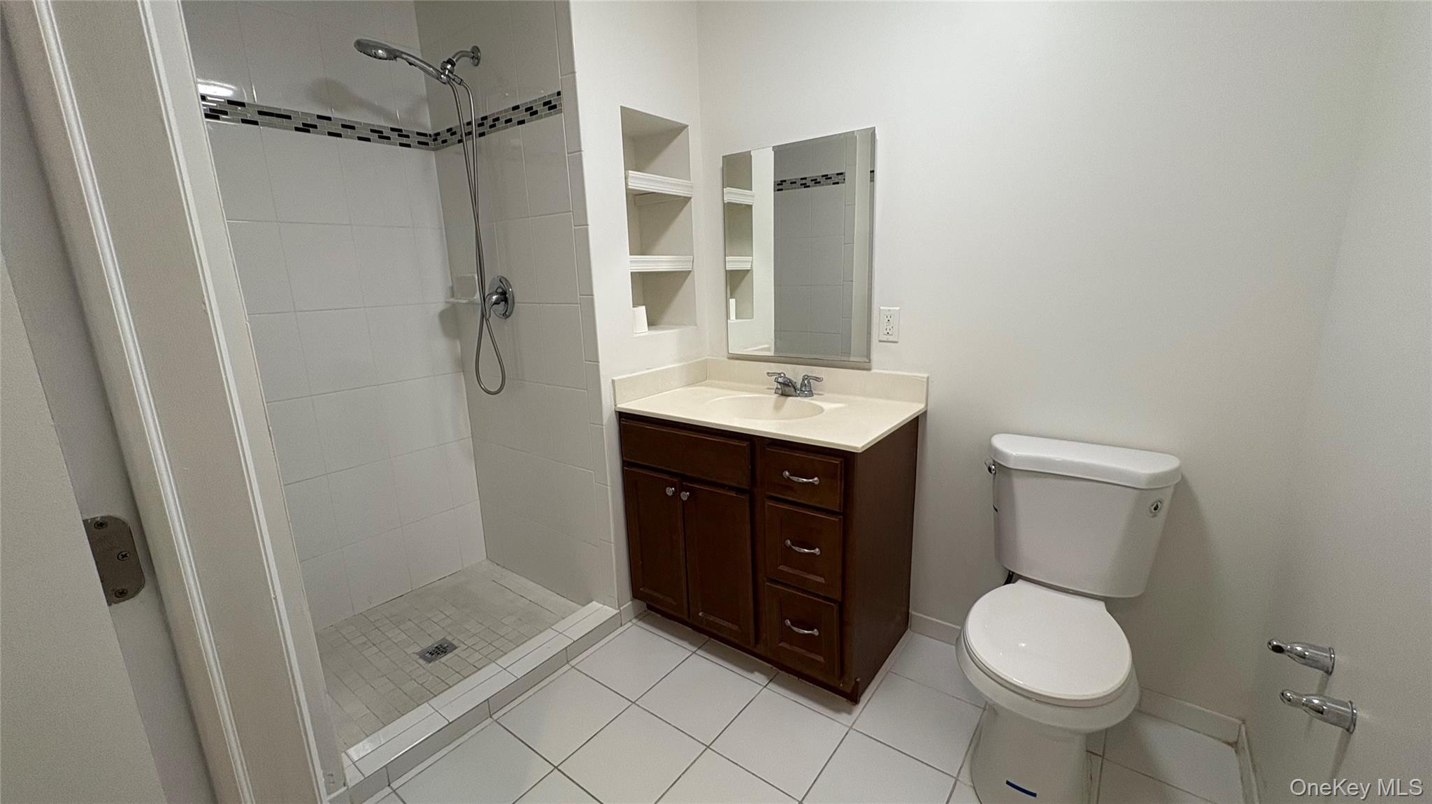 #11 photo, 164 Ashley Ct, Central Islip , NY 11722