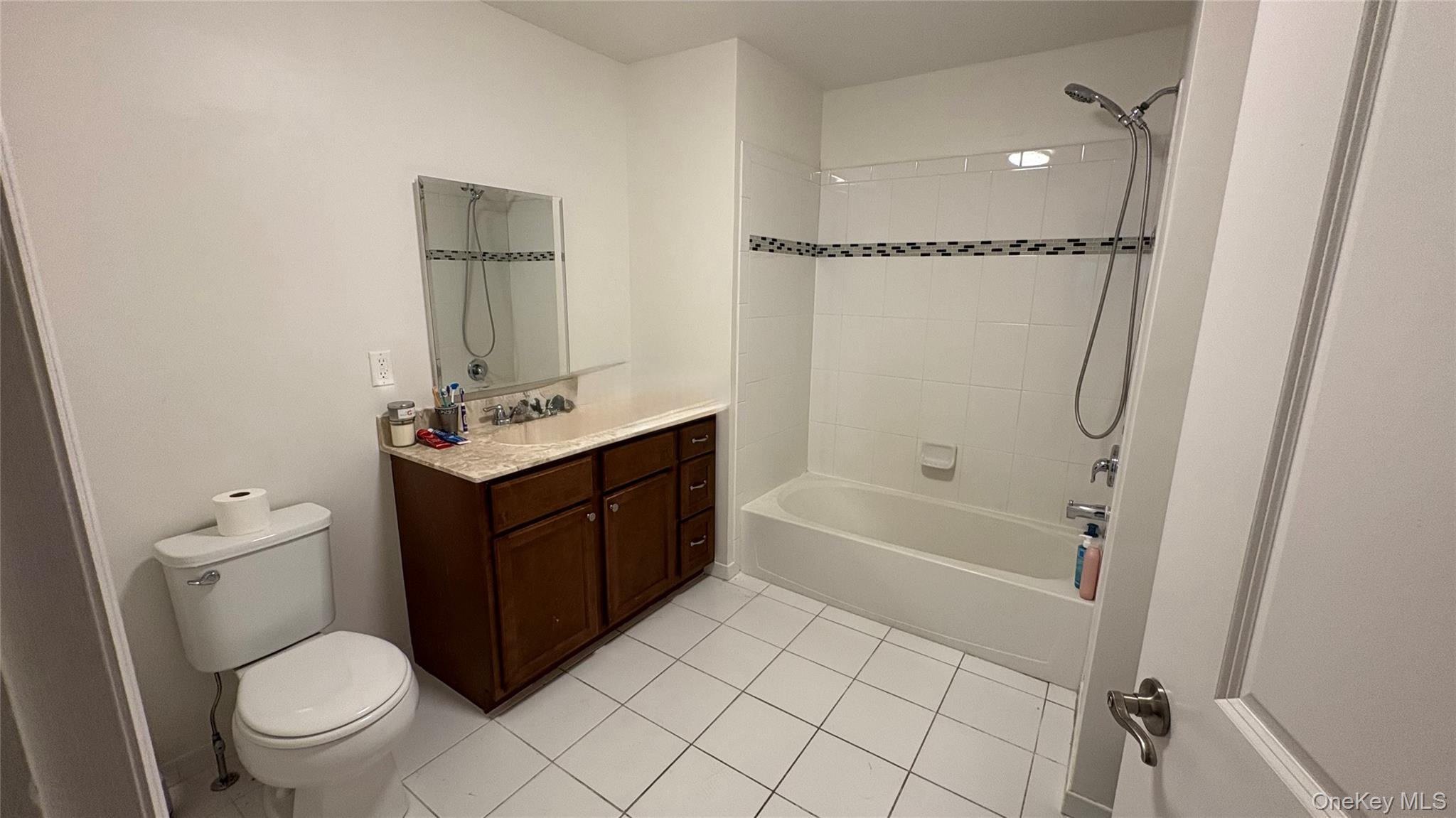 #12 photo, 164 Ashley Ct, Central Islip , NY 11722