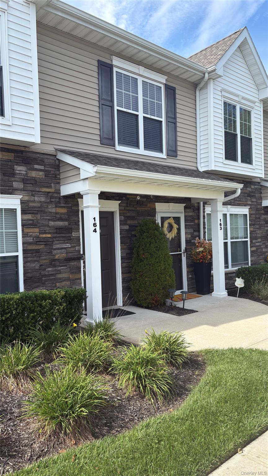 #2 photo, 164 Ashley Ct, Central Islip , NY 11722