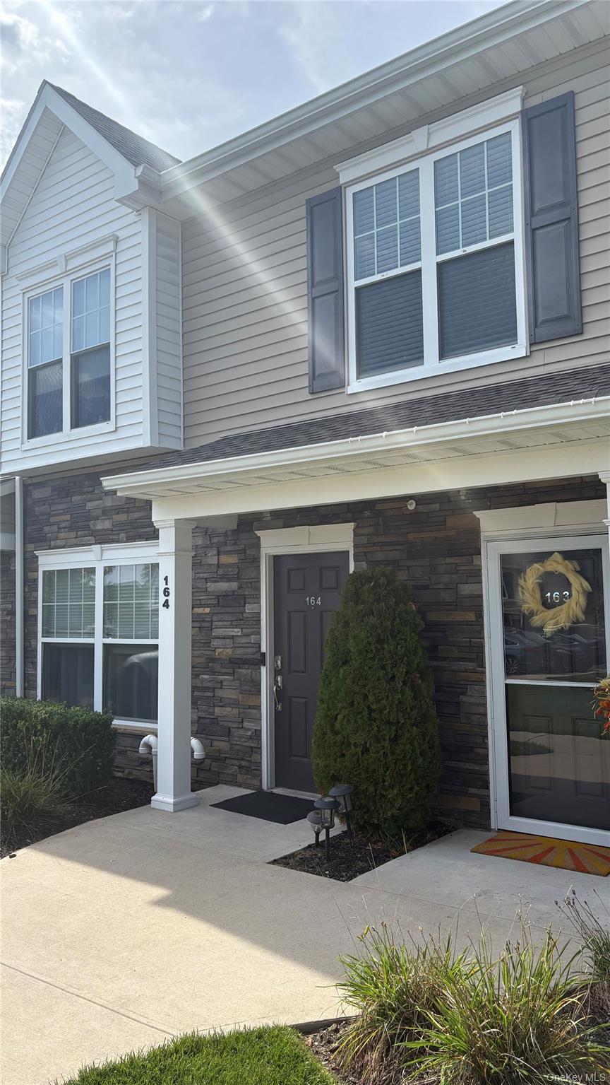 #3 photo, 164 Ashley Ct, Central Islip , NY 11722