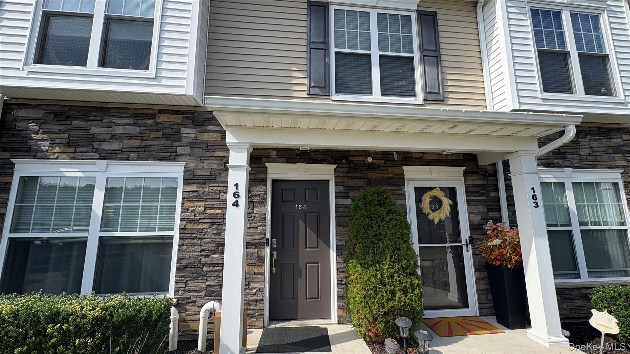 #4 photo, 164 Ashley Ct, Central Islip , NY 11722