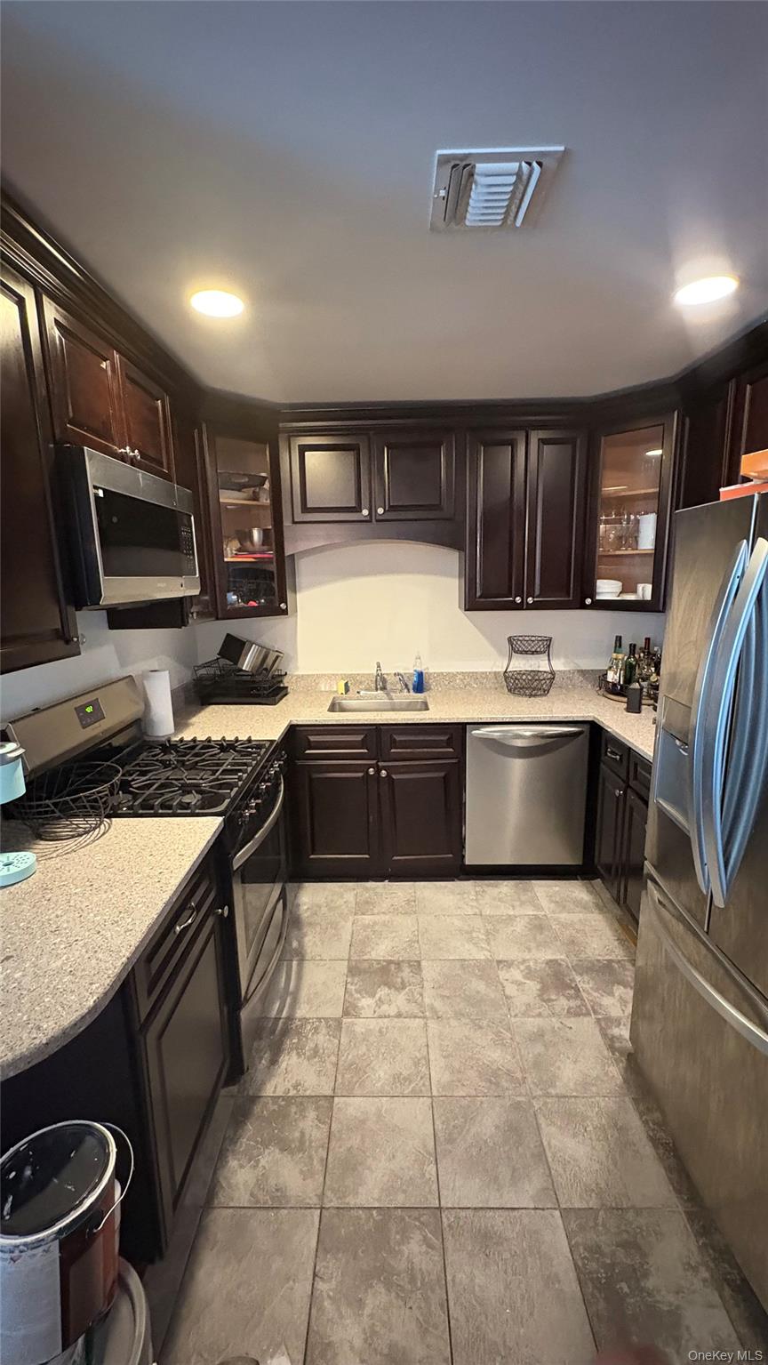 #6 photo, 164 Ashley Ct, Central Islip , NY 11722