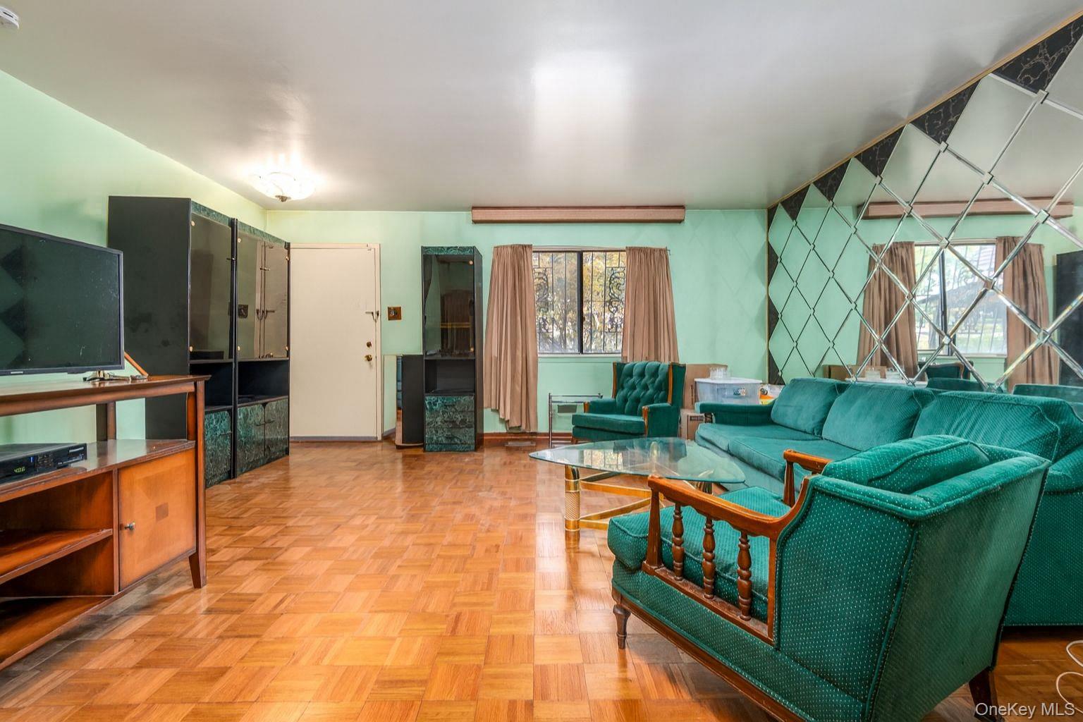 #5 photo, 563 Powell Street, Brooklyn , NY 11212