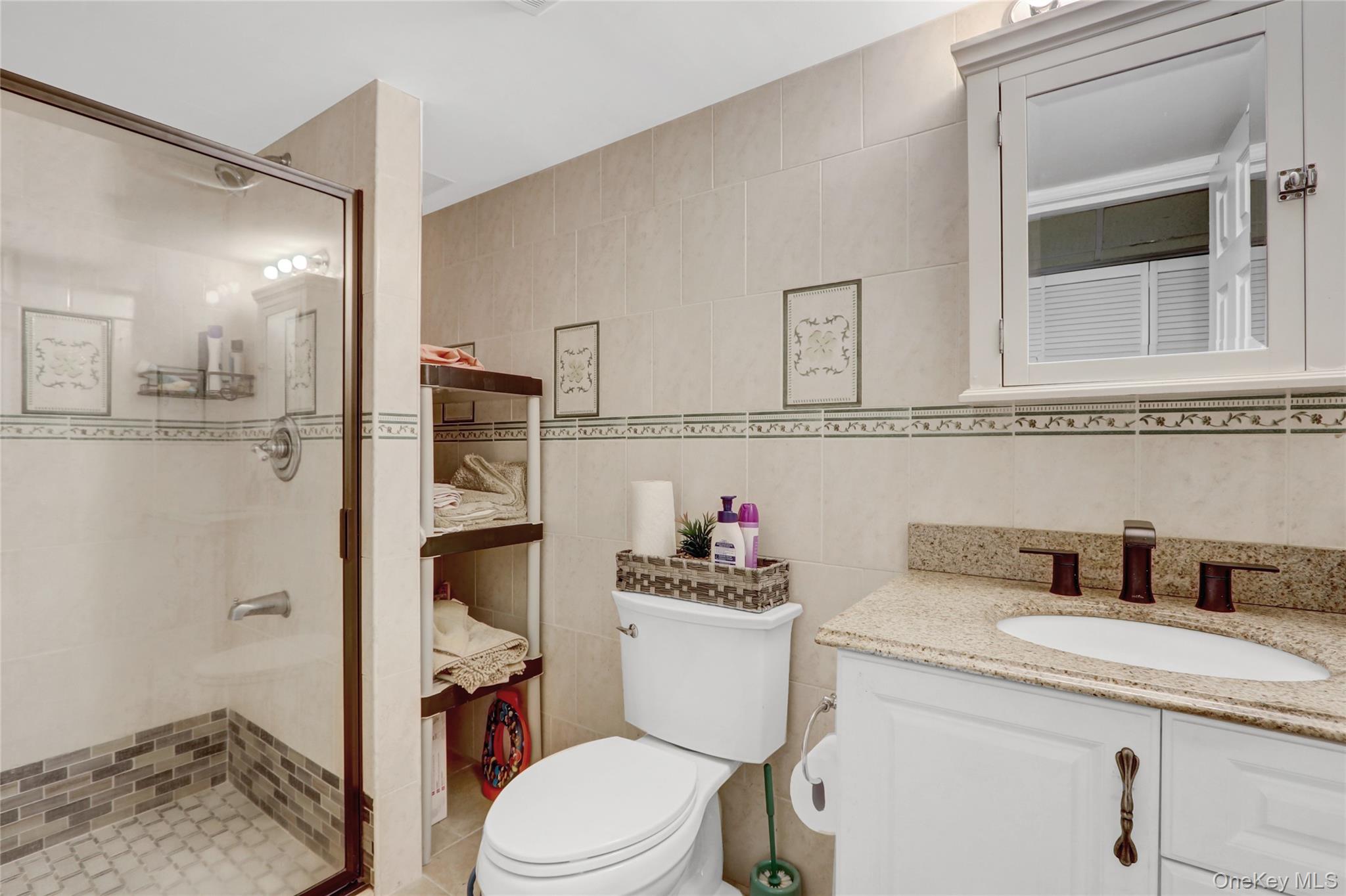 #18 photo, 8344 247th Street, كوينز Bellerose , NY 11426