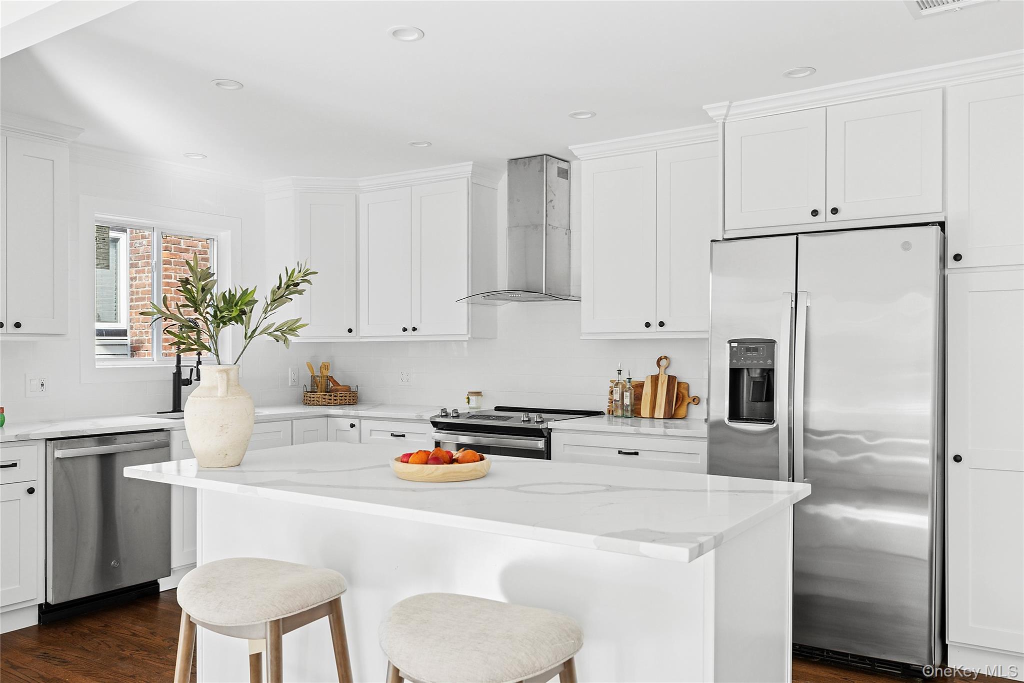 #7 photo, 21A Neulist Avenue, Port Washington , NY 11050